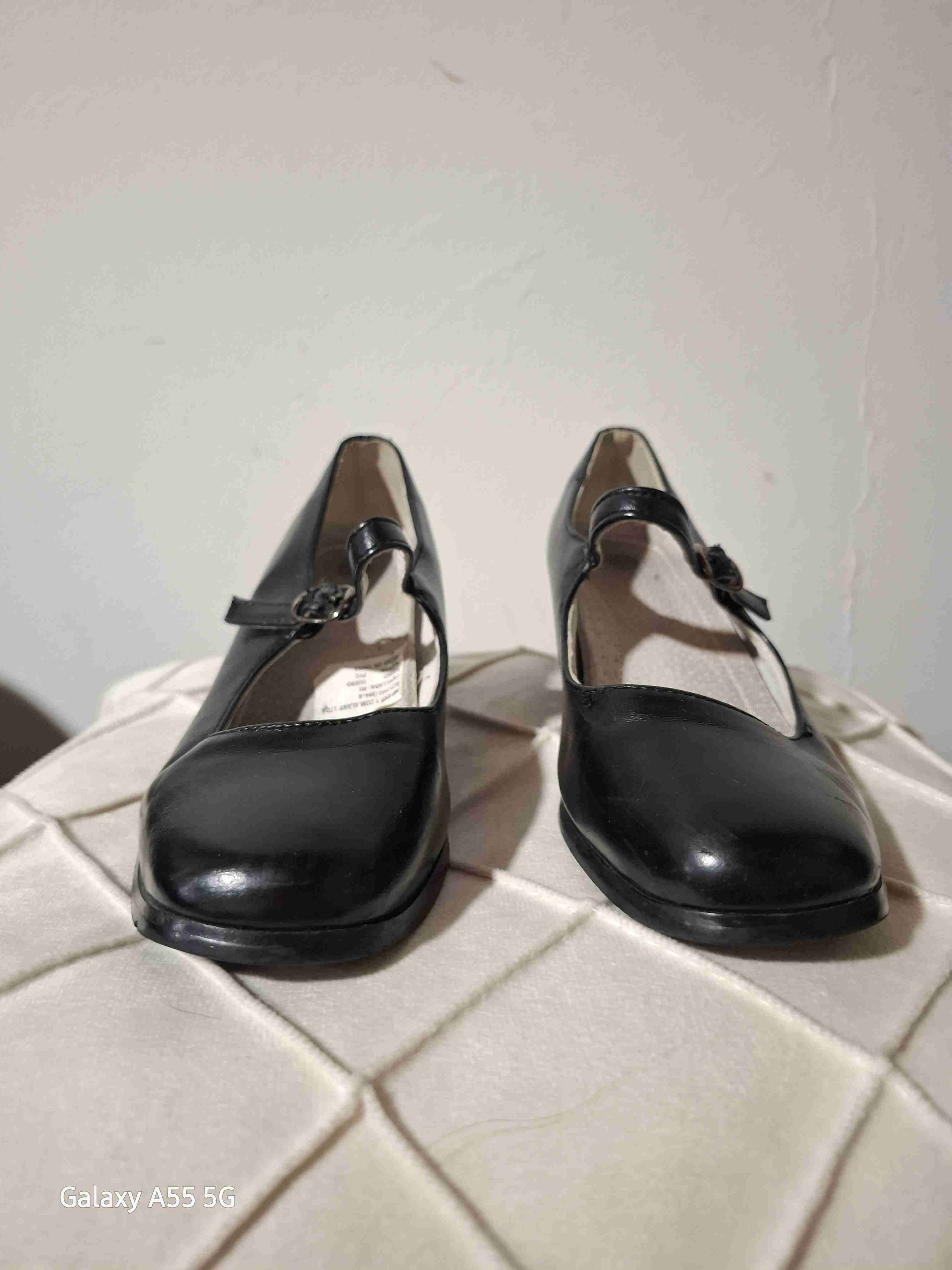 Zapatos negros de charol talla.35 - 1