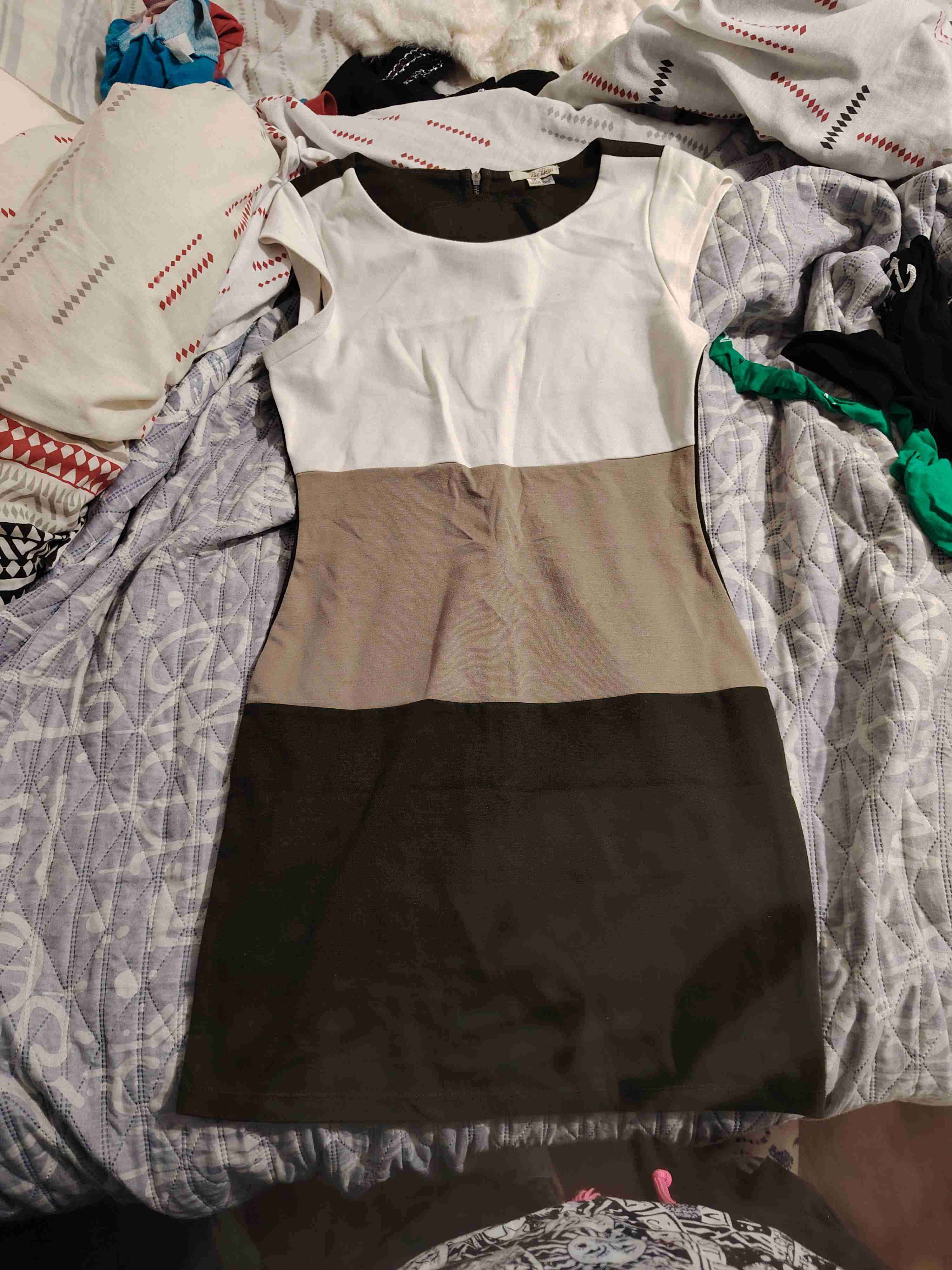 Vestido tricolor sin mangas