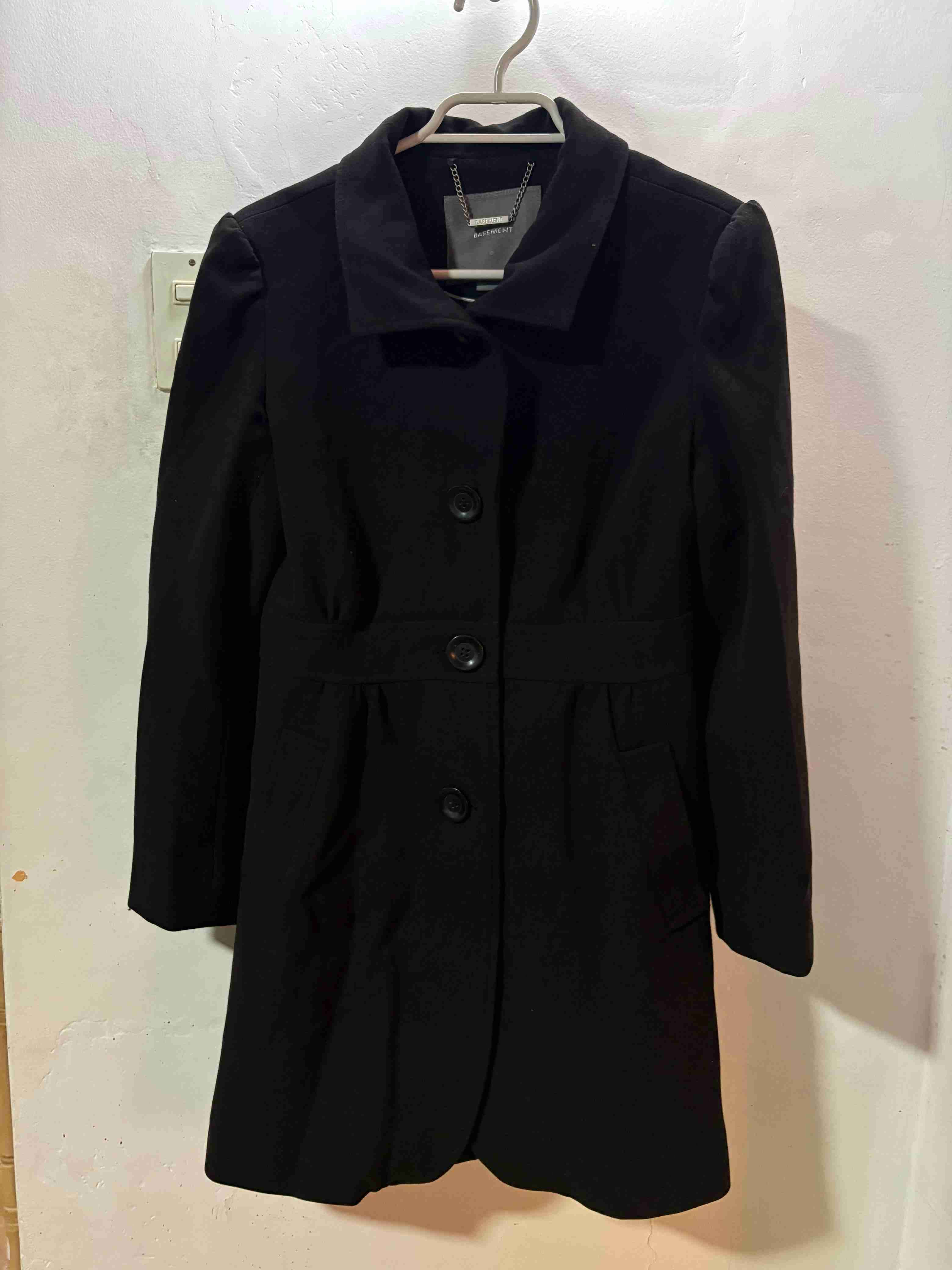 Abrigo negro elegante mujer - 1