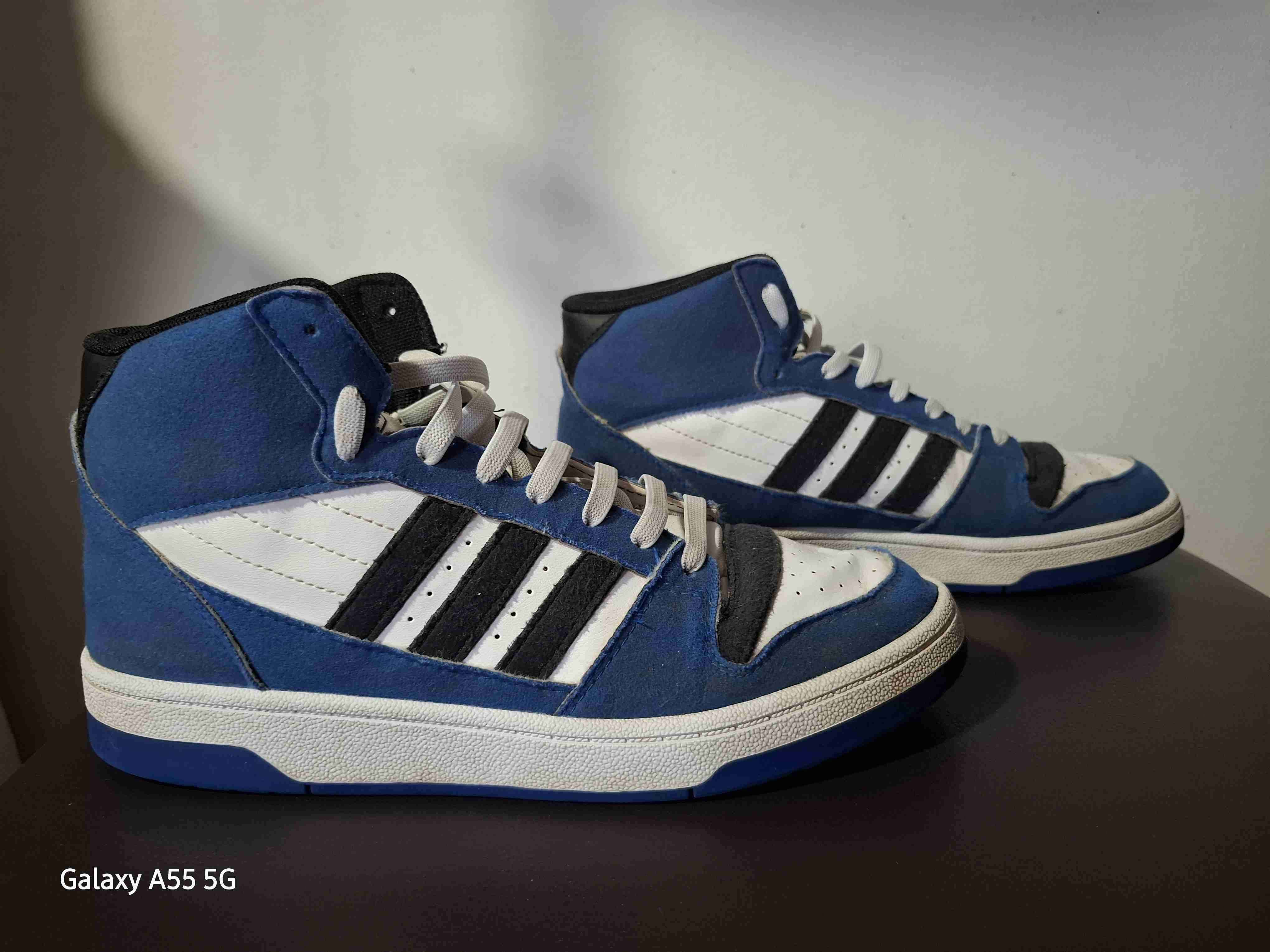 Zapatillas deportivas azul y blanco - miniatura 1