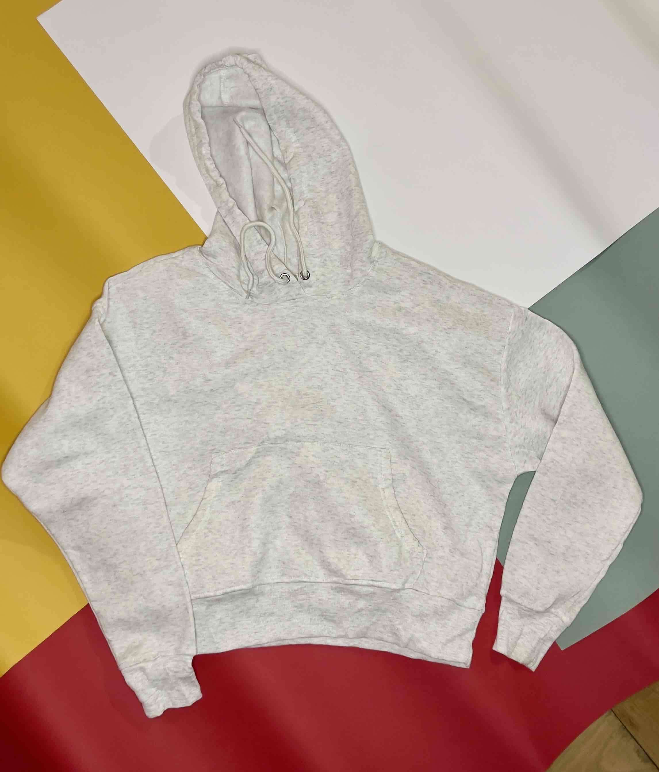 Polerón gris con capucha - miniatura 2