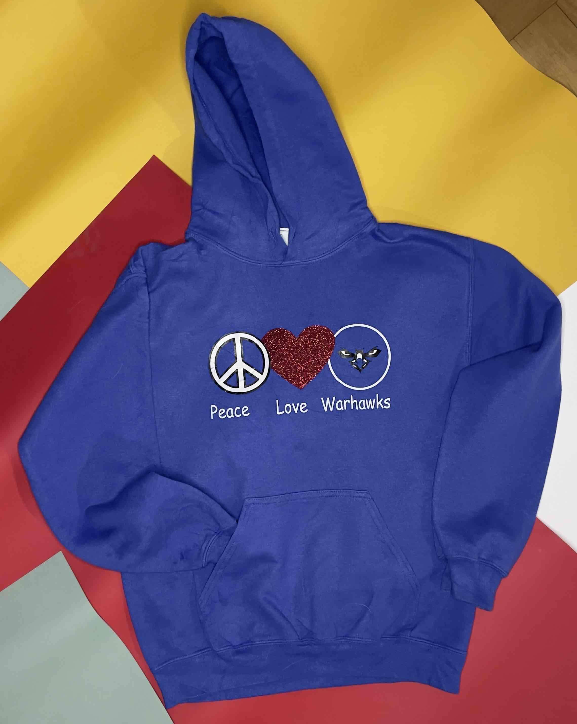 Polerón azul con capucha estampado - 1