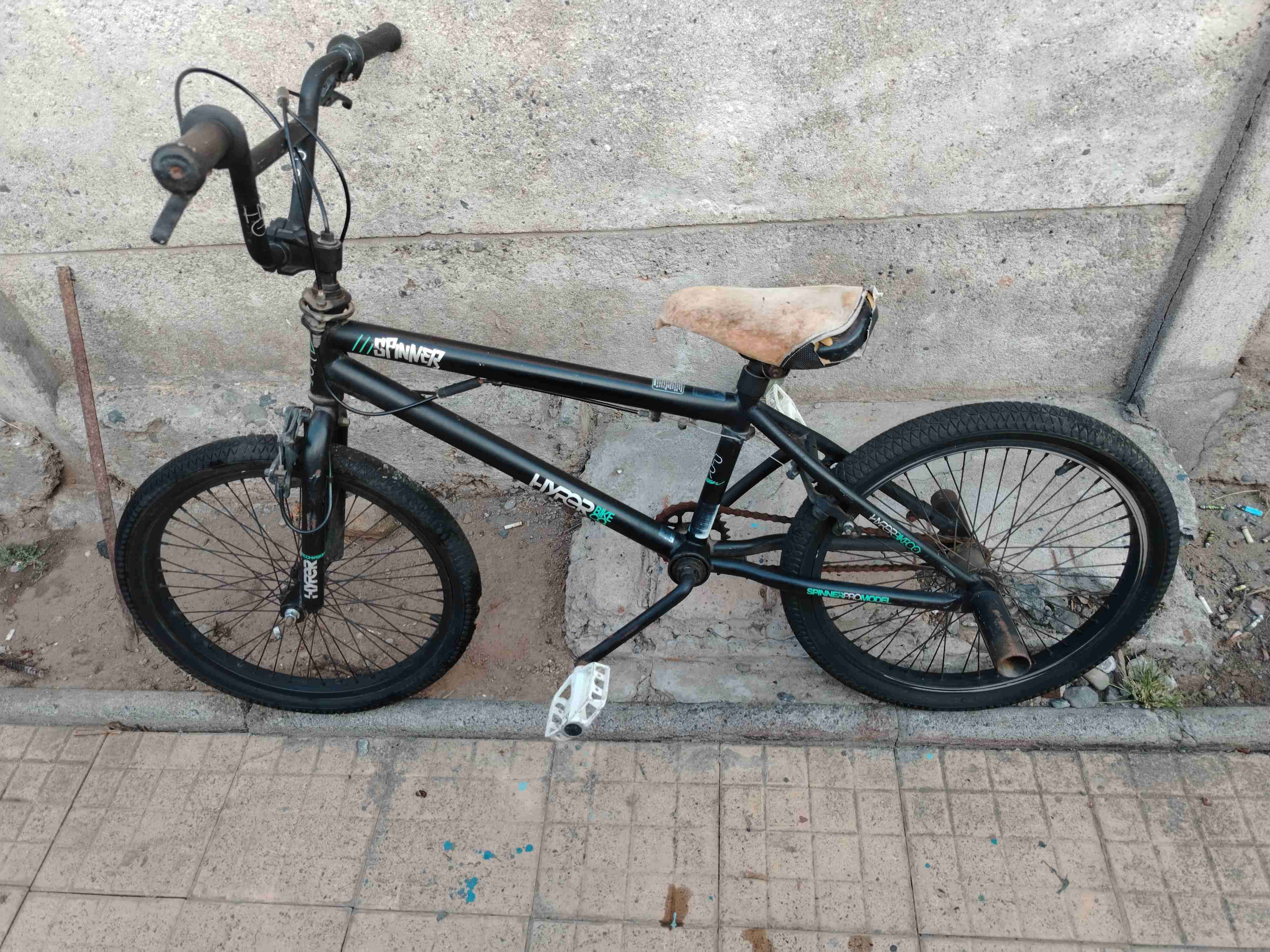 Bicicleta BMX negra usada - miniatura 2