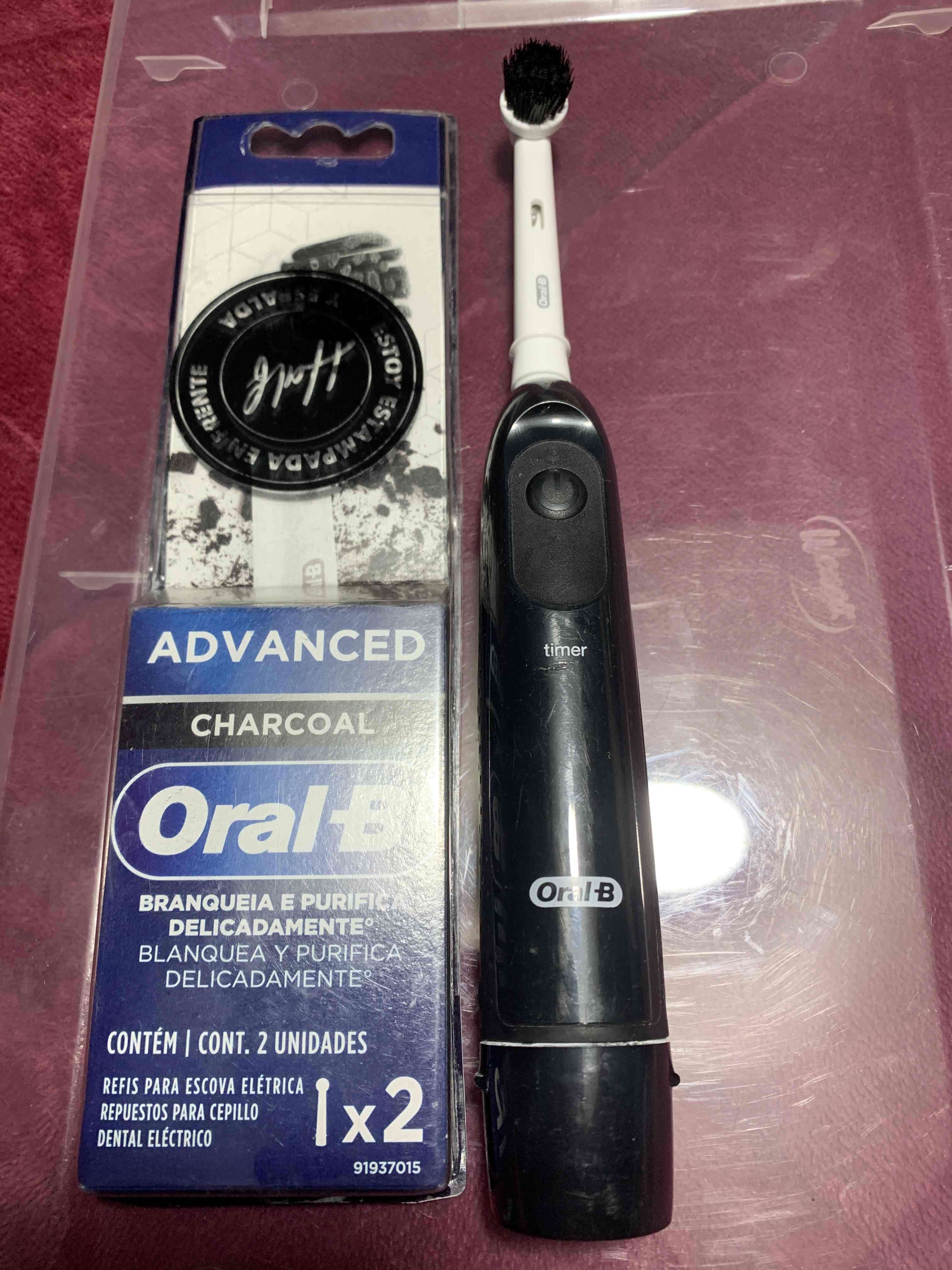 Cepillo eléctrico Oral-B negro - miniatura 1