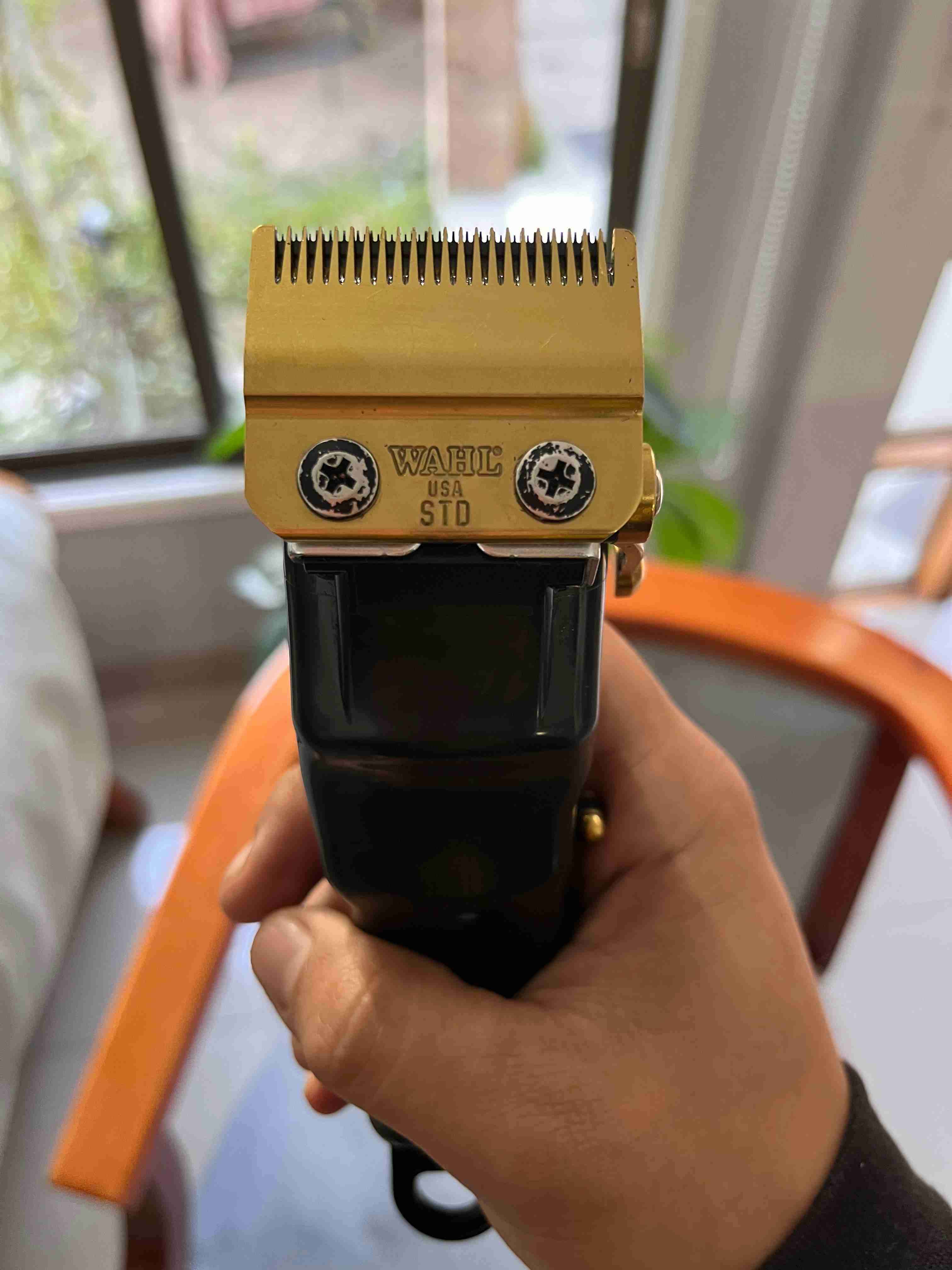 Máquina de cortar cabello Wahl dorada - miniatura 4