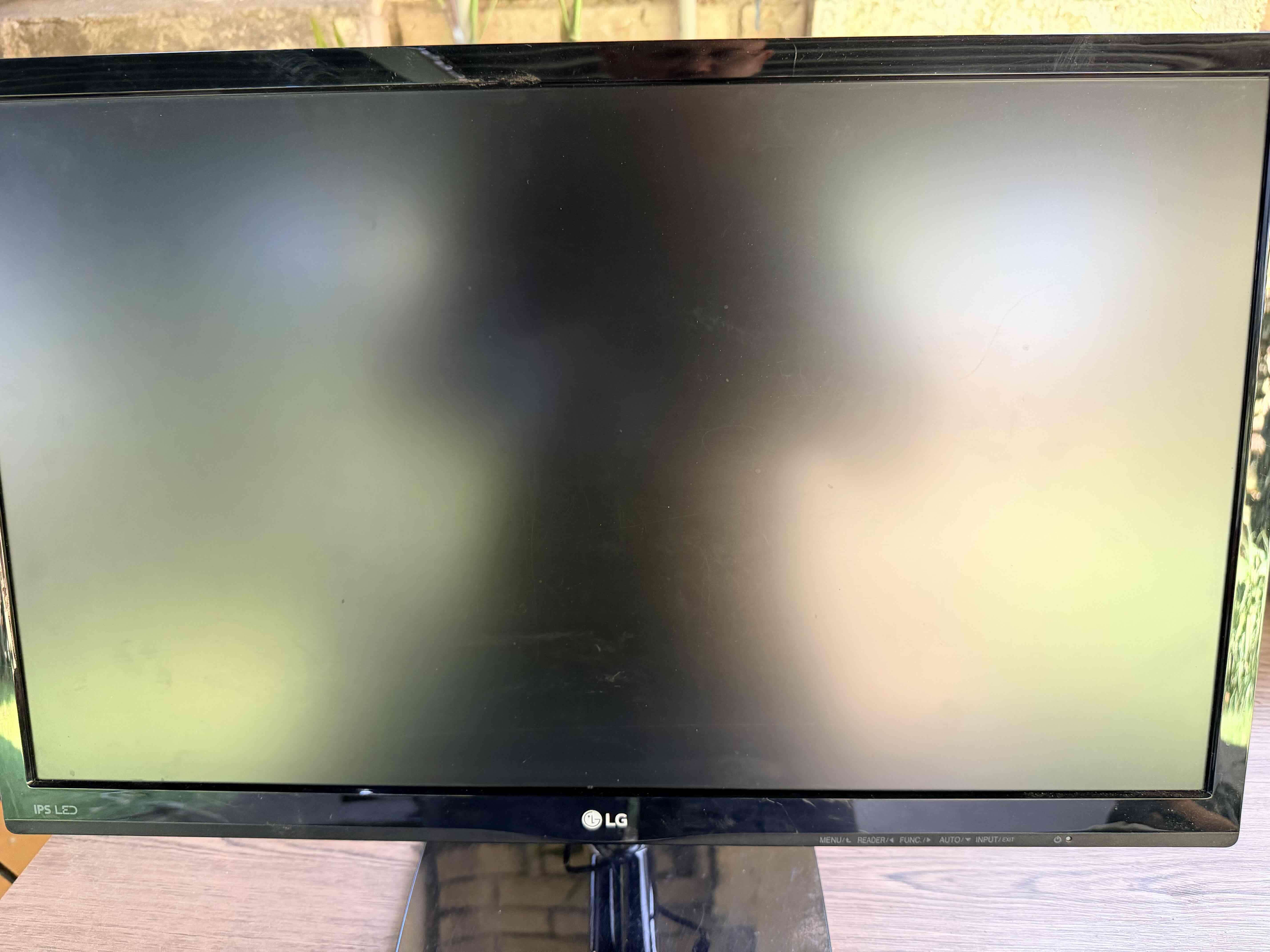 Monitor LG IPS LED 23 pulgadas - miniatura 1
