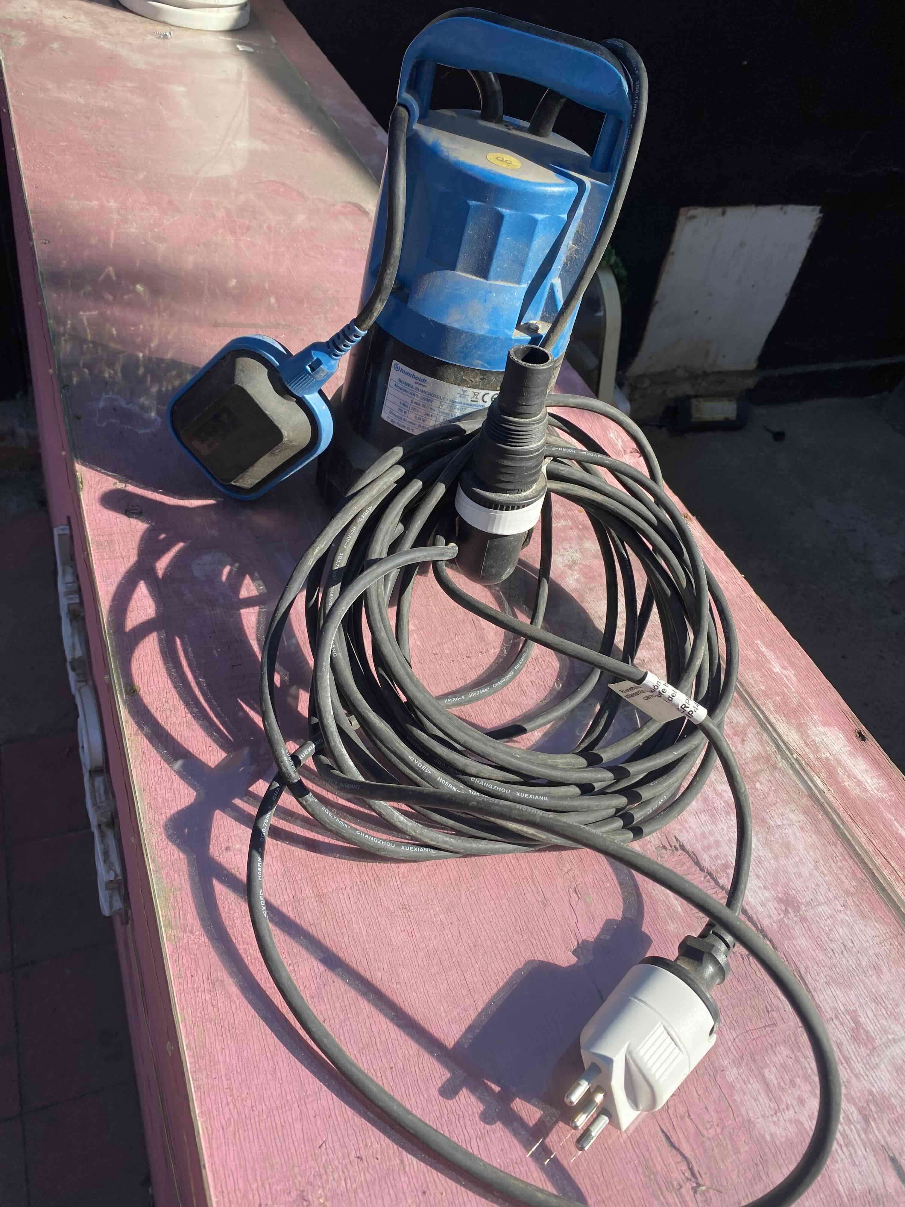 Bomba sumergible - miniatura 1