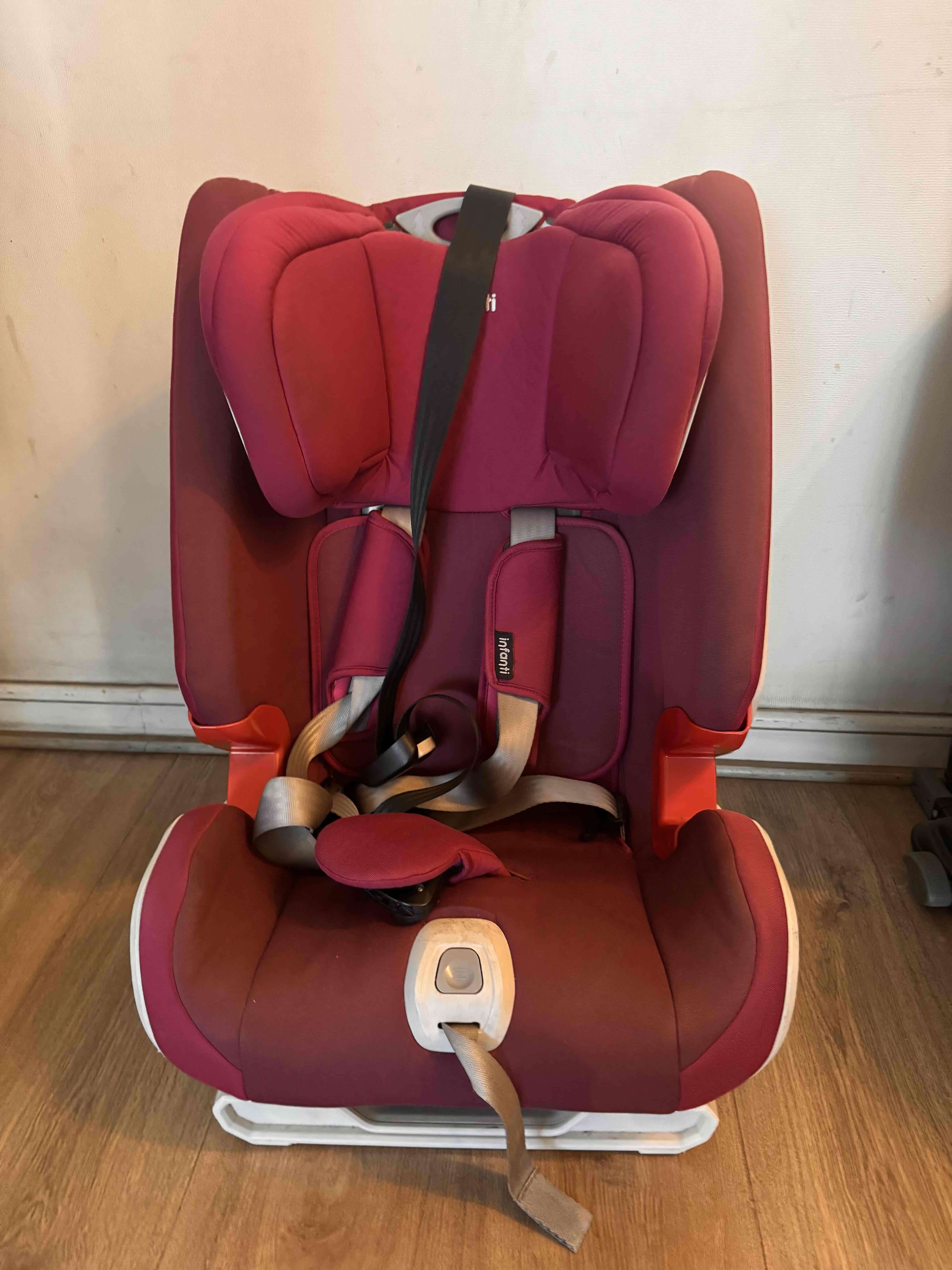 Silla de auto infantil roja - miniatura 1