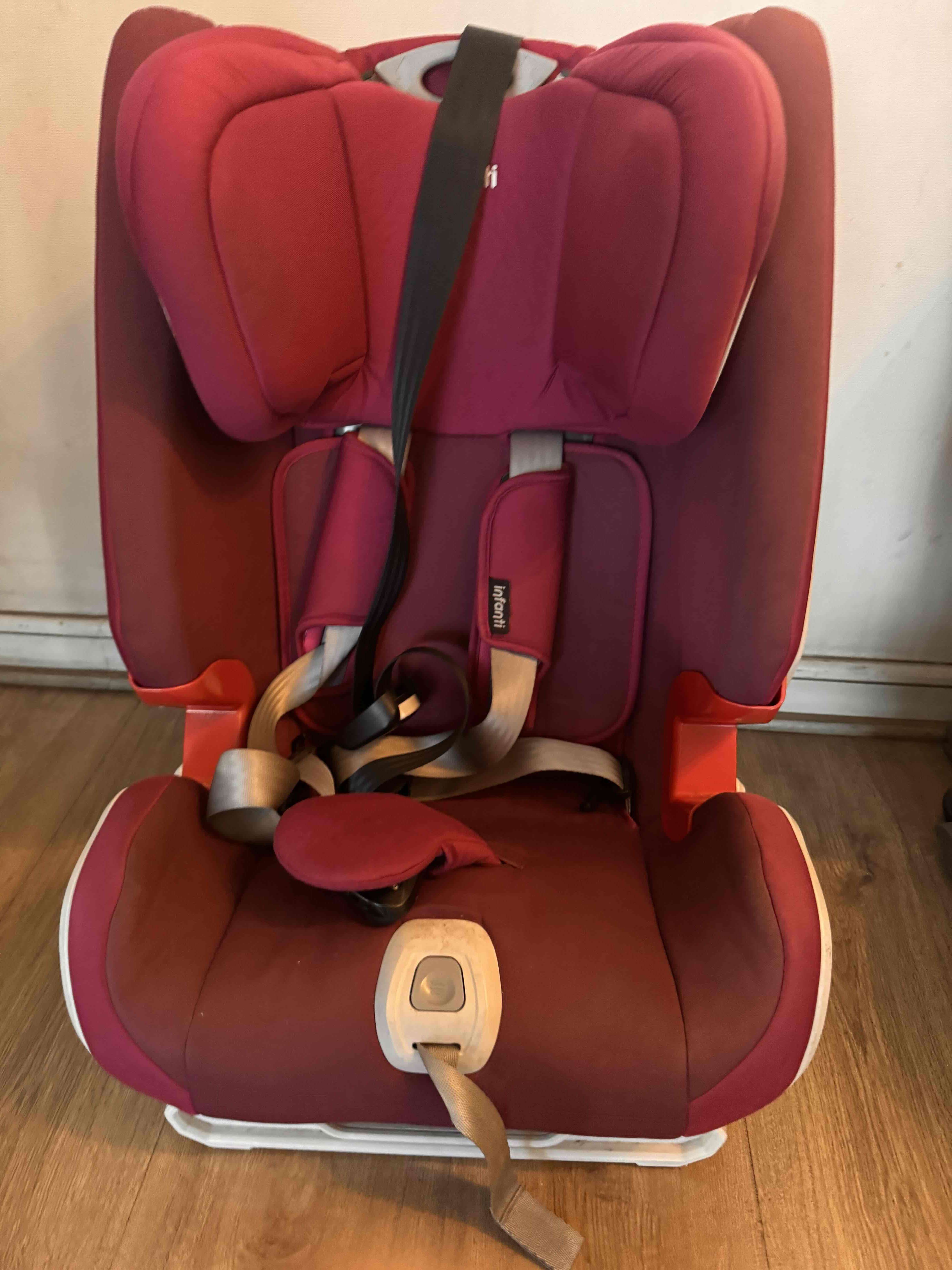 Silla de auto infantil roja - miniatura 2