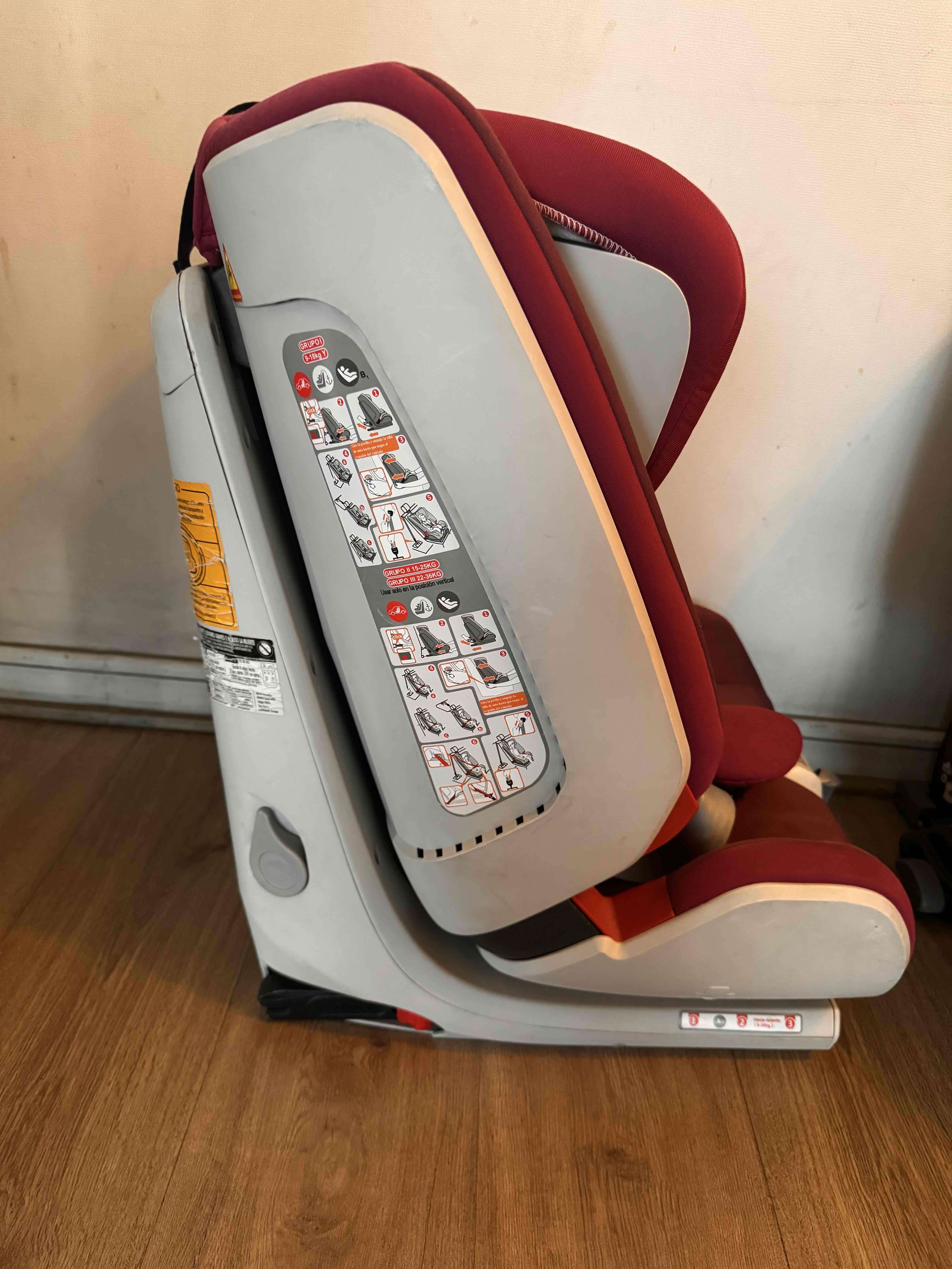 Silla de auto infantil roja - miniatura 3