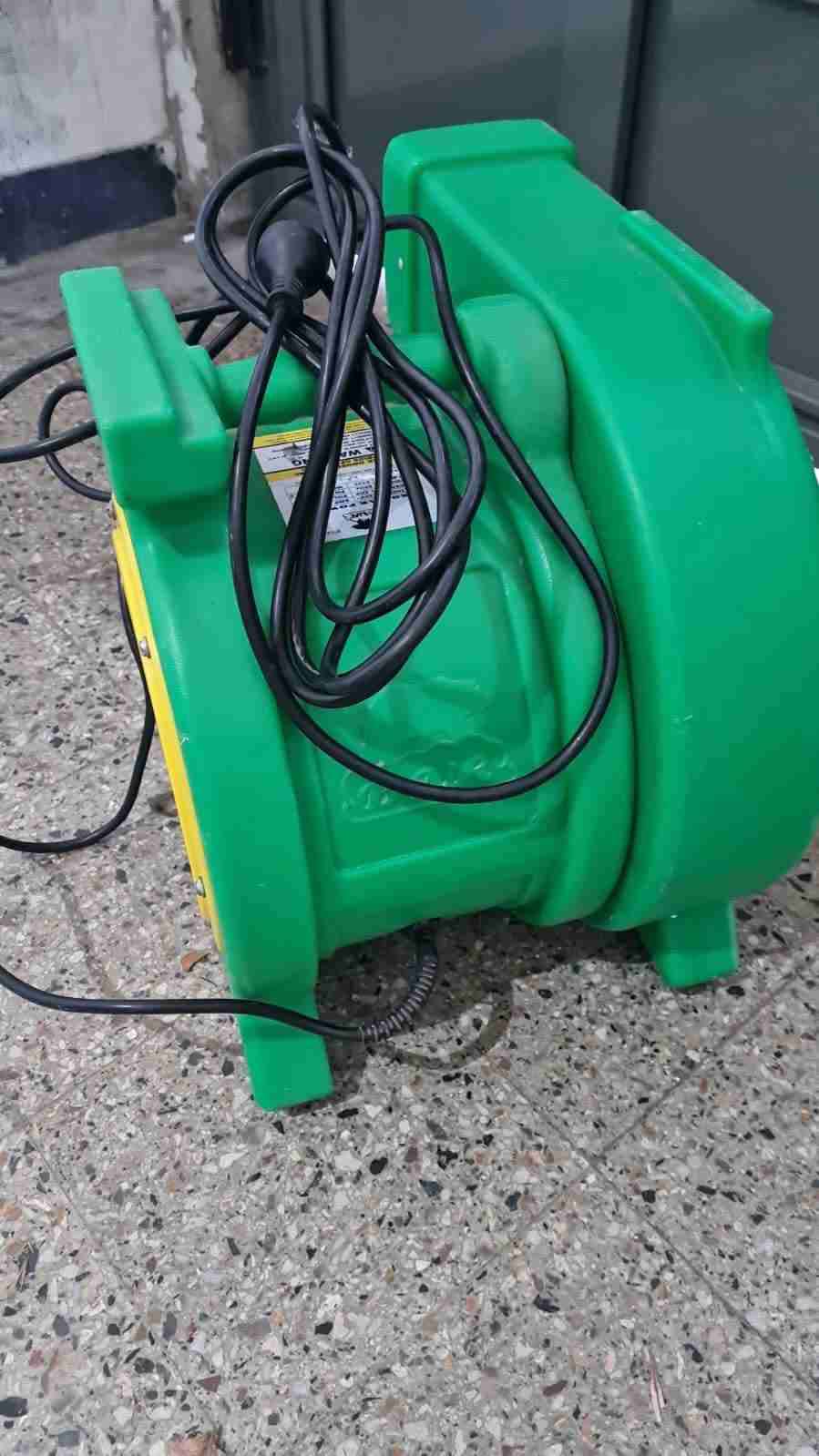 Soplador eléctrico verde - 2