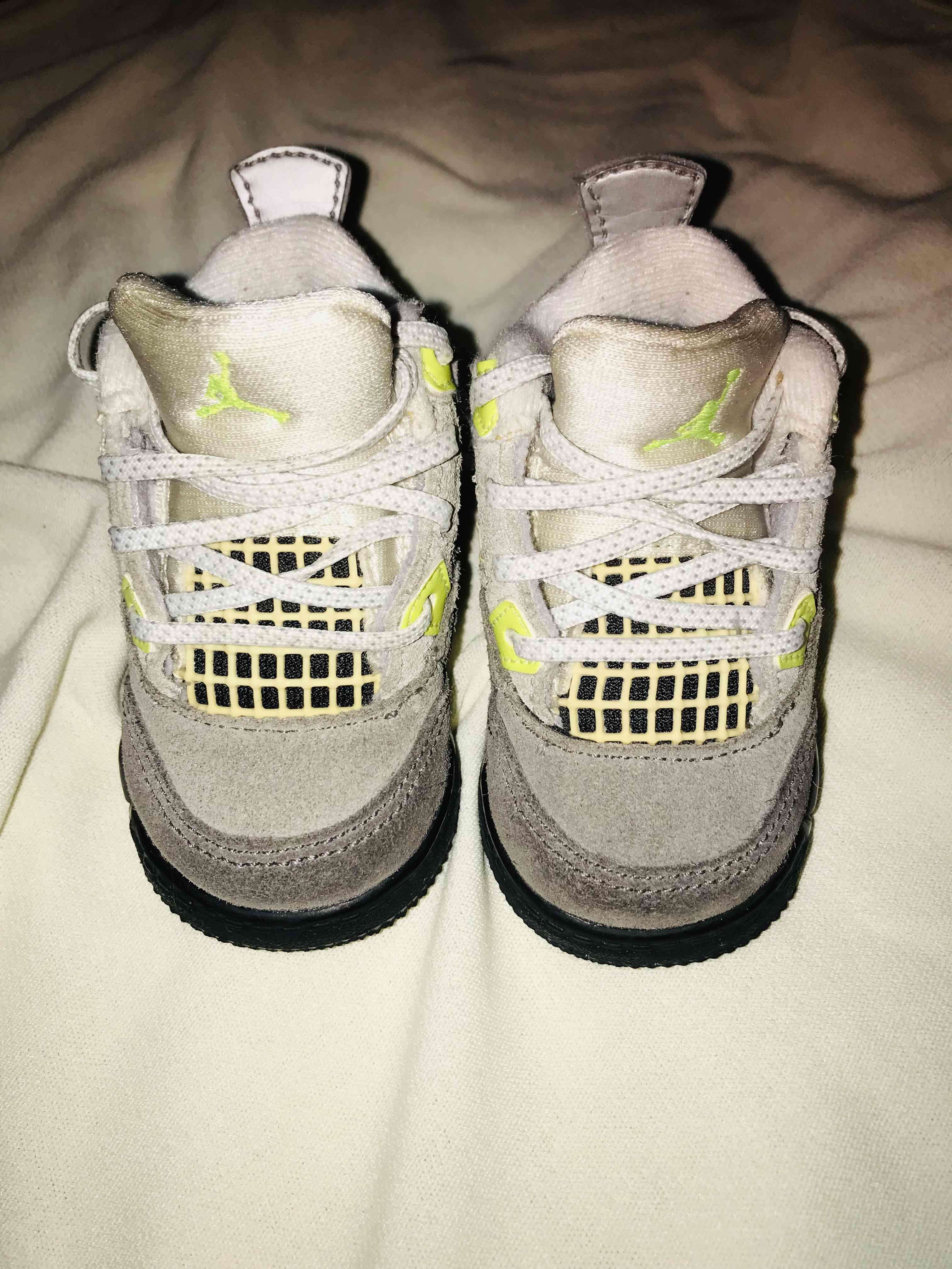 Zapatillas bebé gris y amarillo - miniatura 2