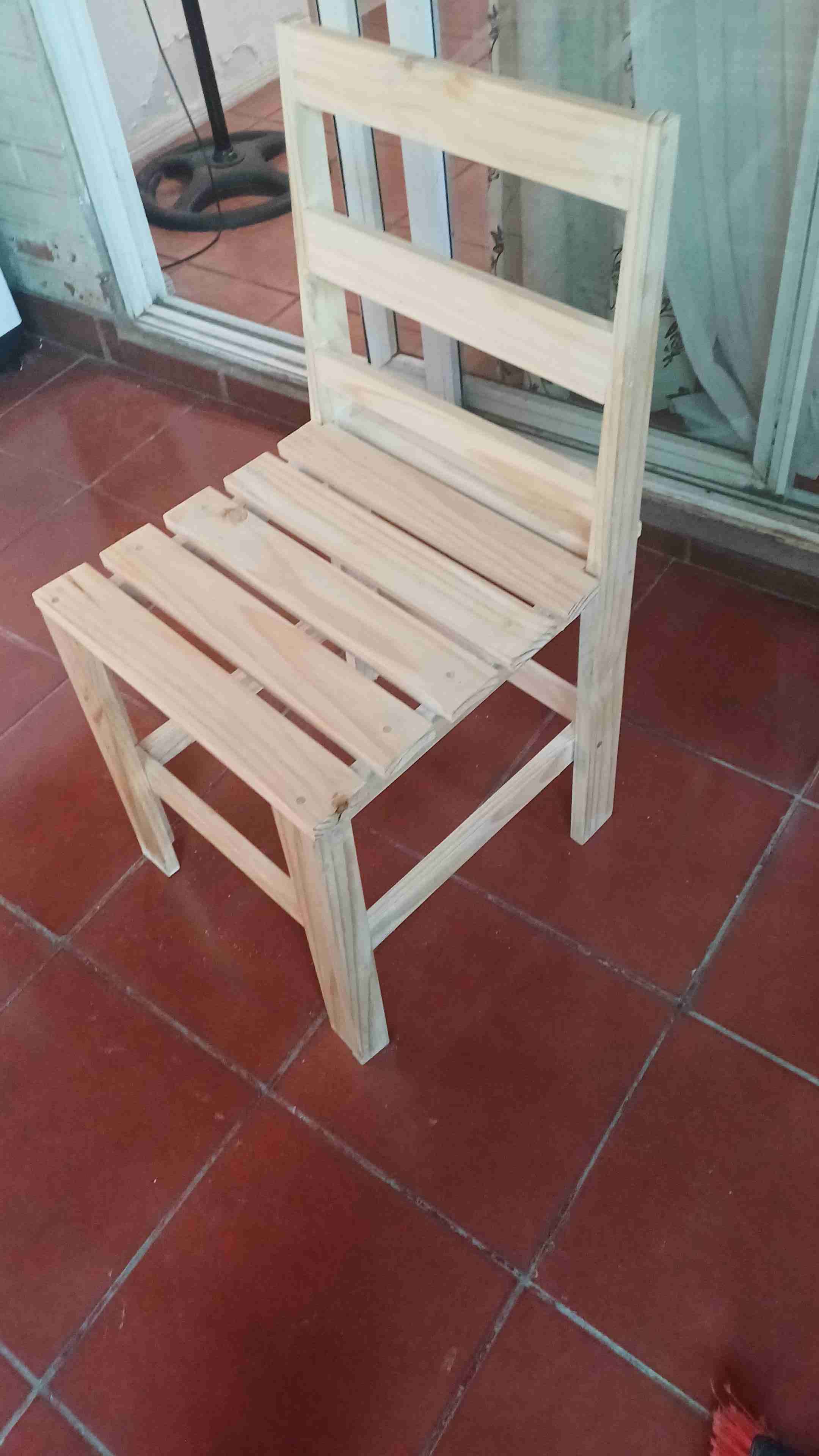 Conjunto de sillas de madera - 2