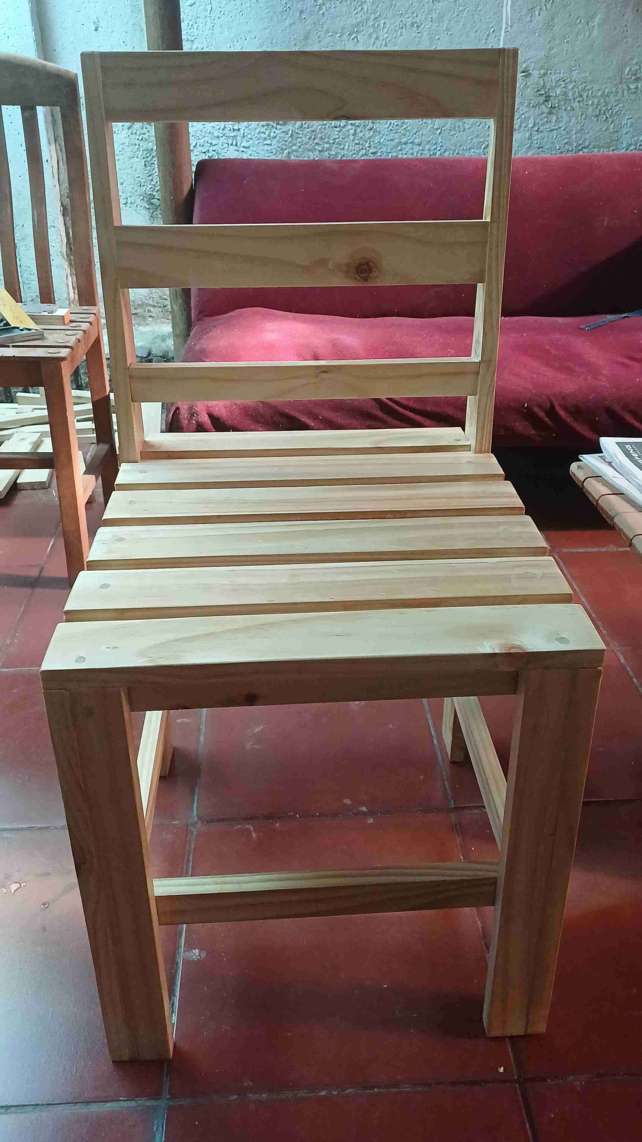 Conjunto de sillas de madera - 3