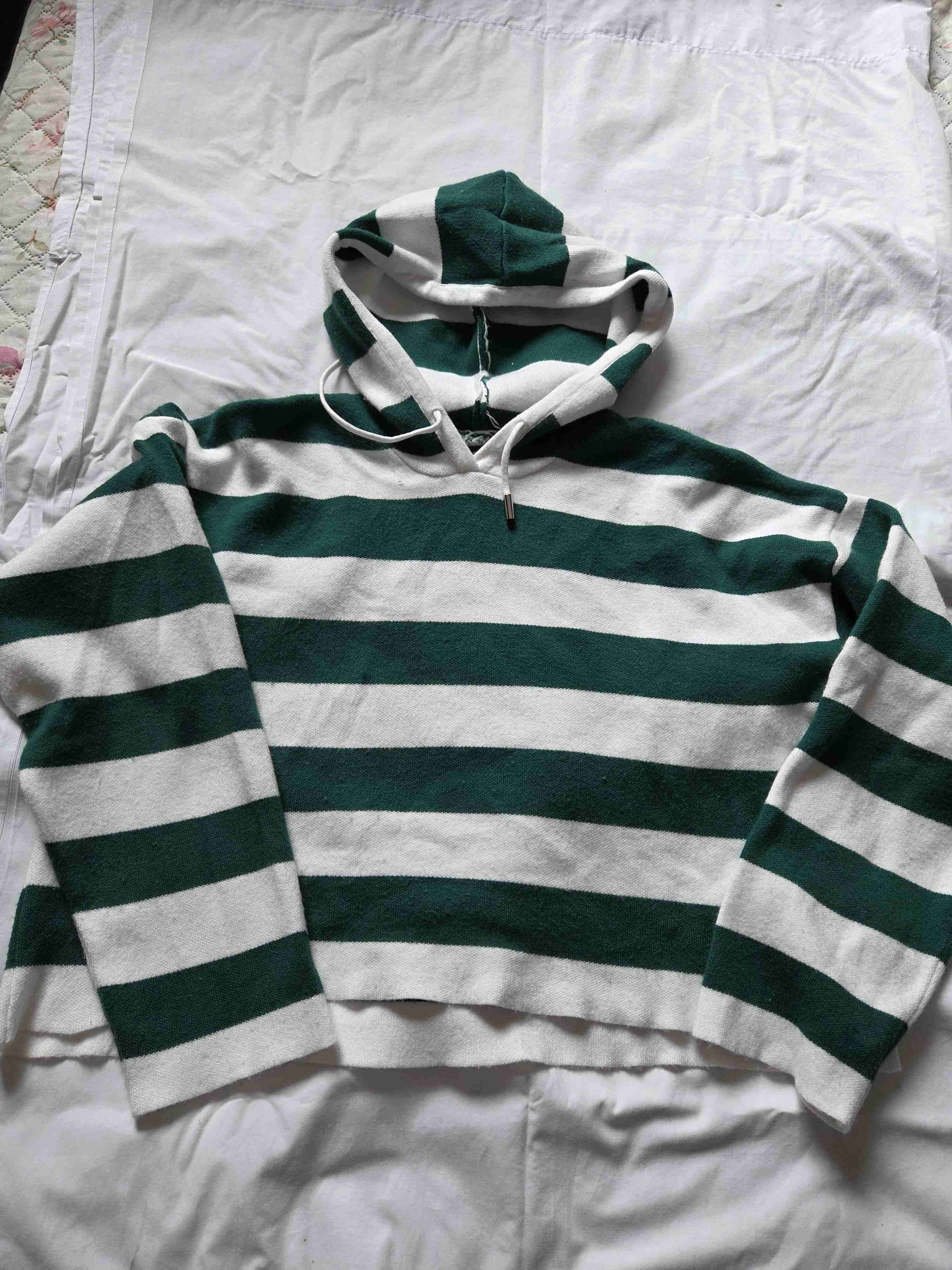 Polerón rayado verde y blanco - 1