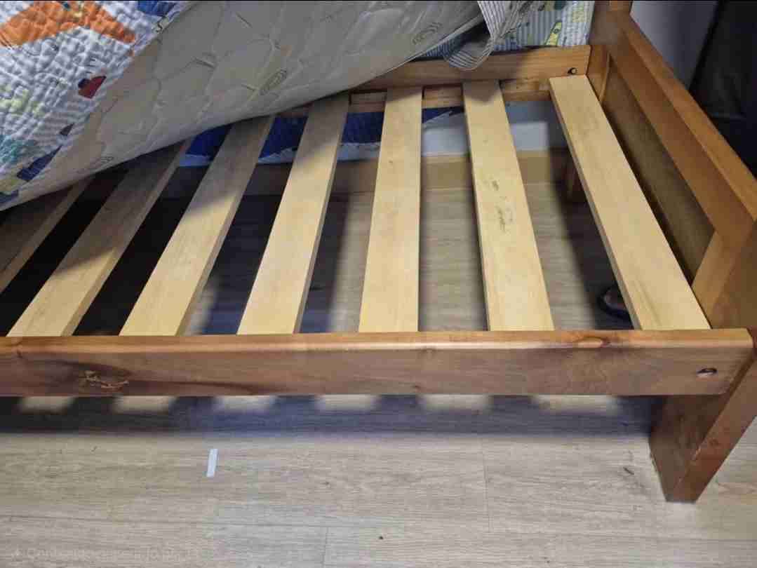 Cama de madera 1 plaza con colchón - miniatura 3