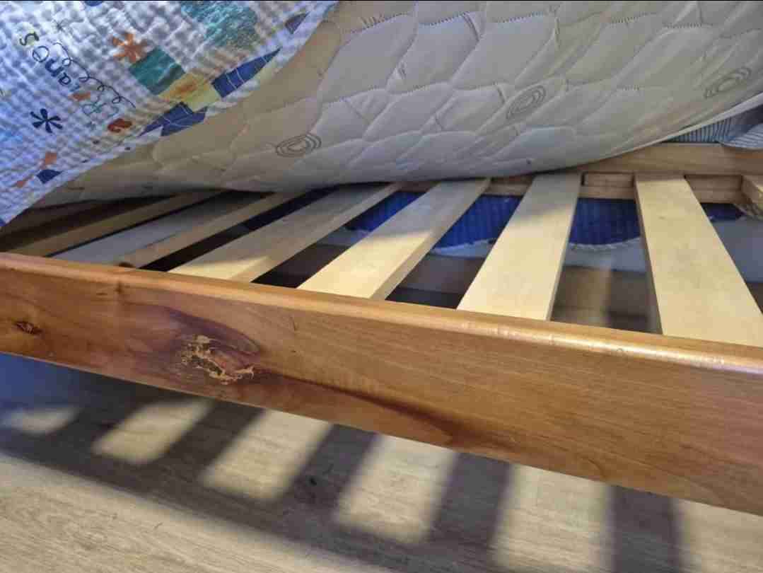 Cama de madera 1 plaza con colchón - miniatura 5