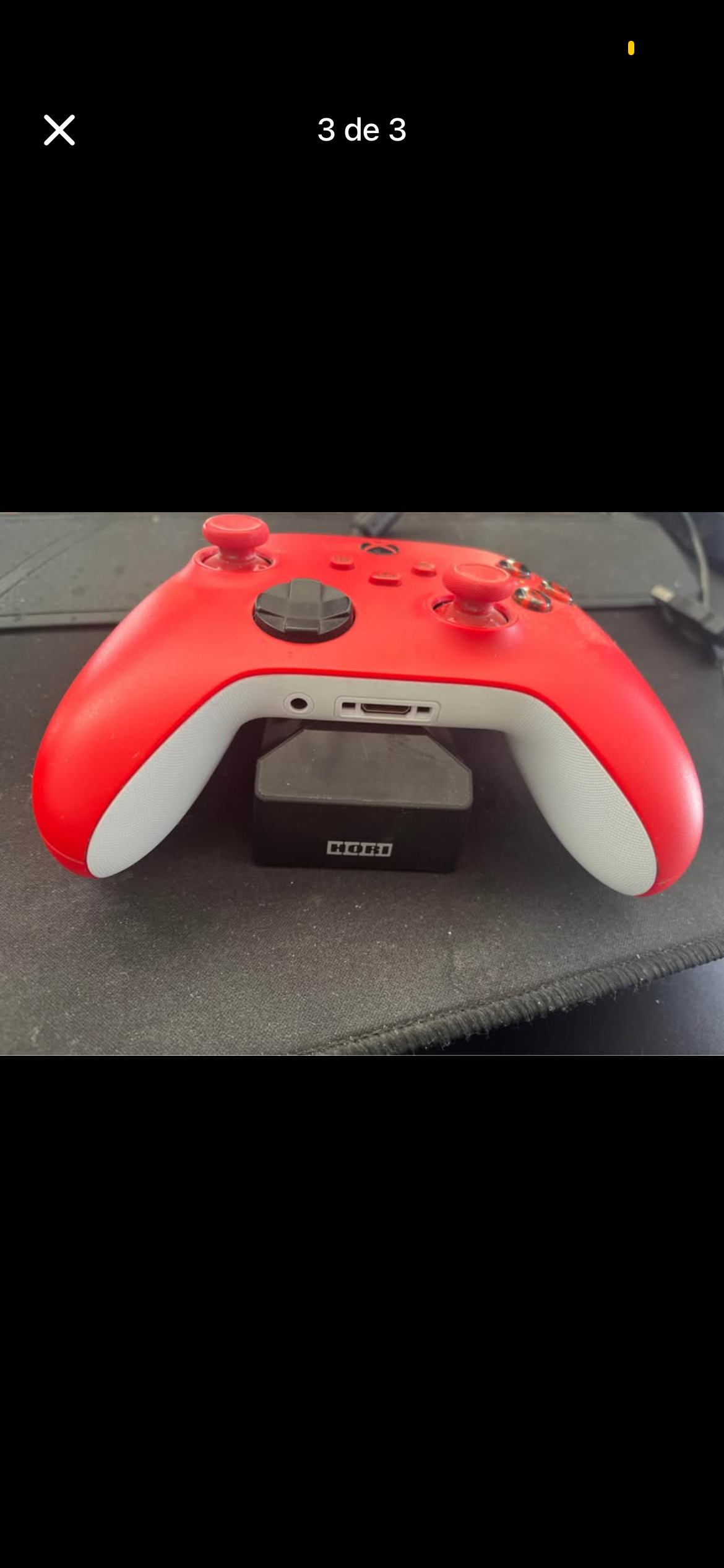 Control Xbox rojo con cargador - 1