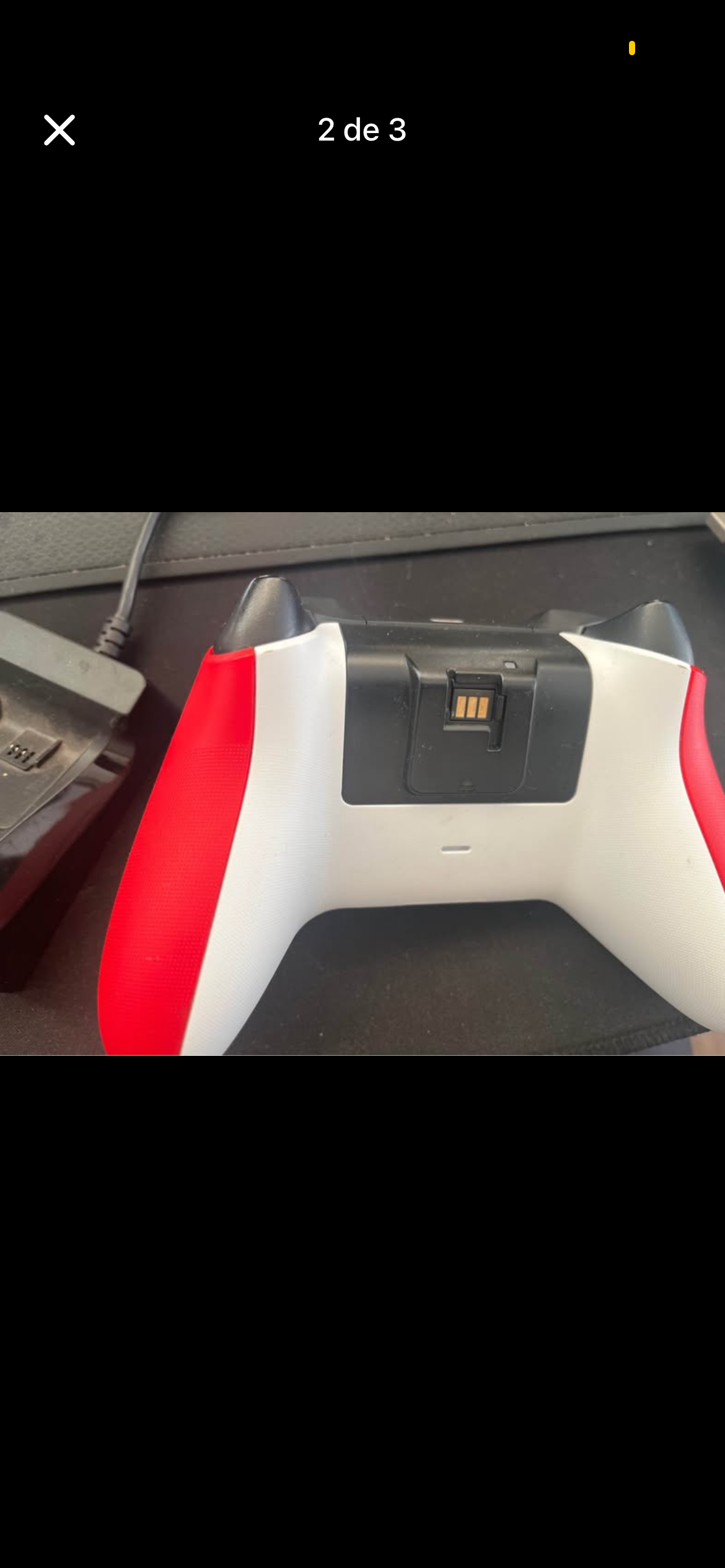 Control Xbox rojo con cargador - 2