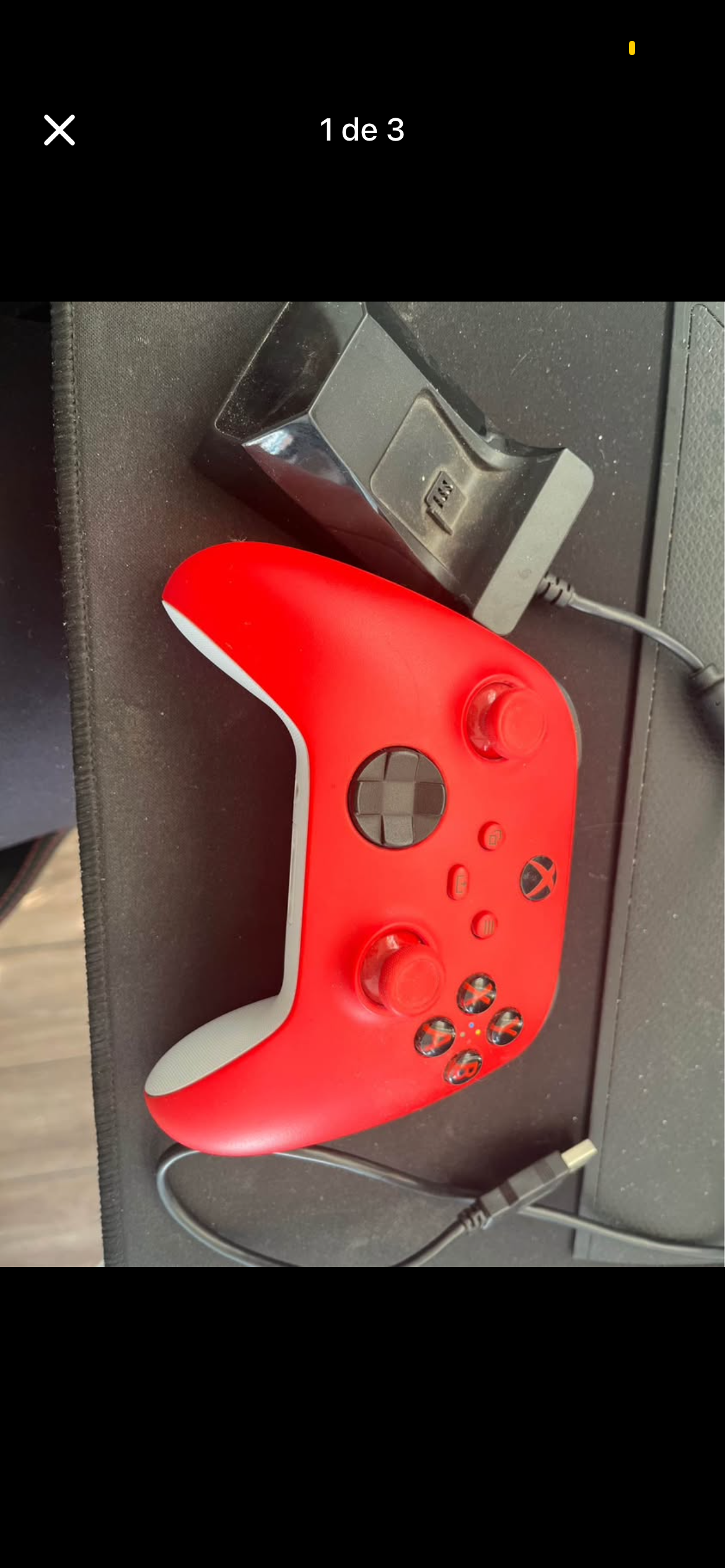 Control Xbox rojo con cargador - 3