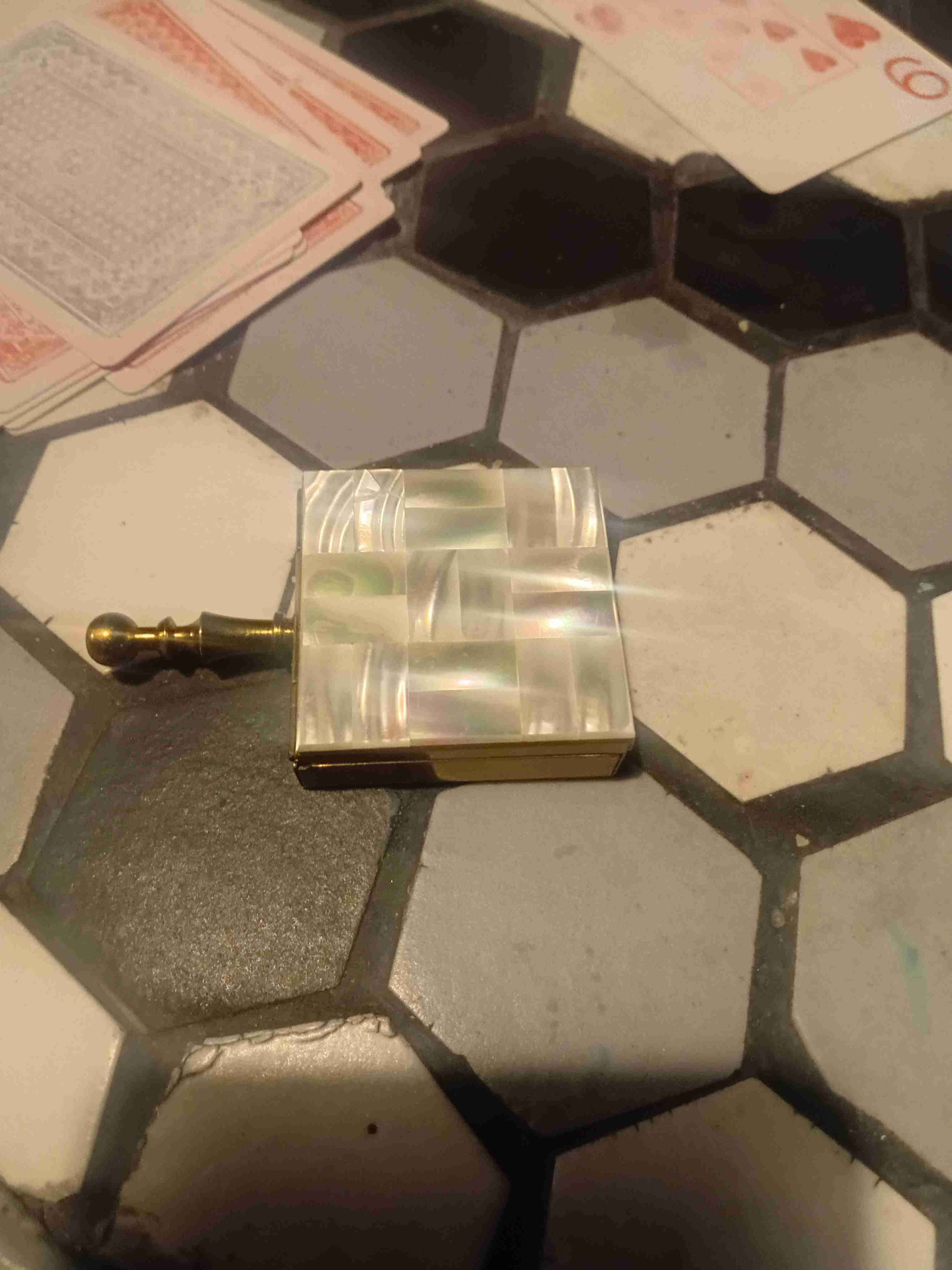 Encendedor vintage dorado - miniatura 3