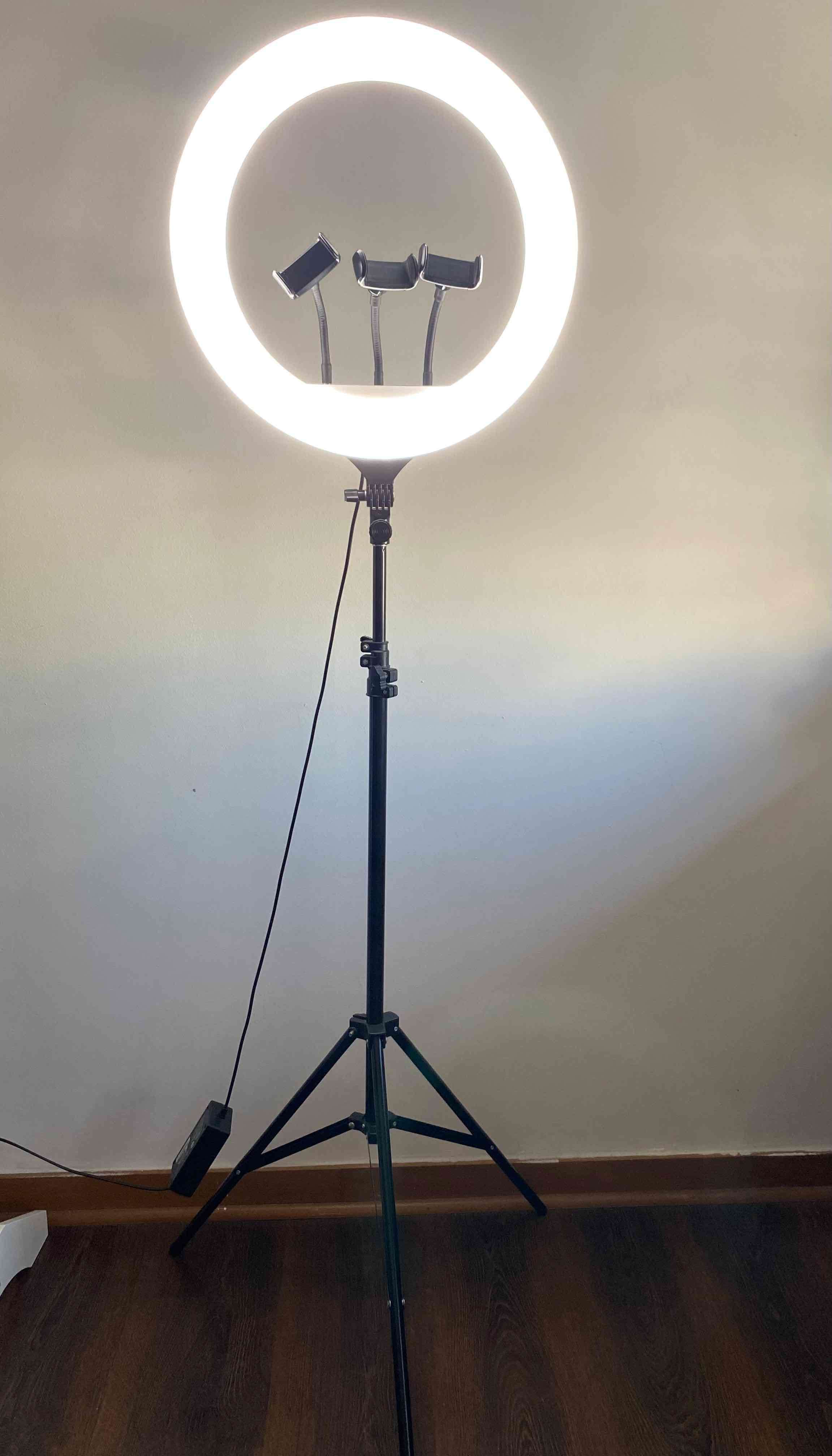 Aro de luz LED con trípode - 2