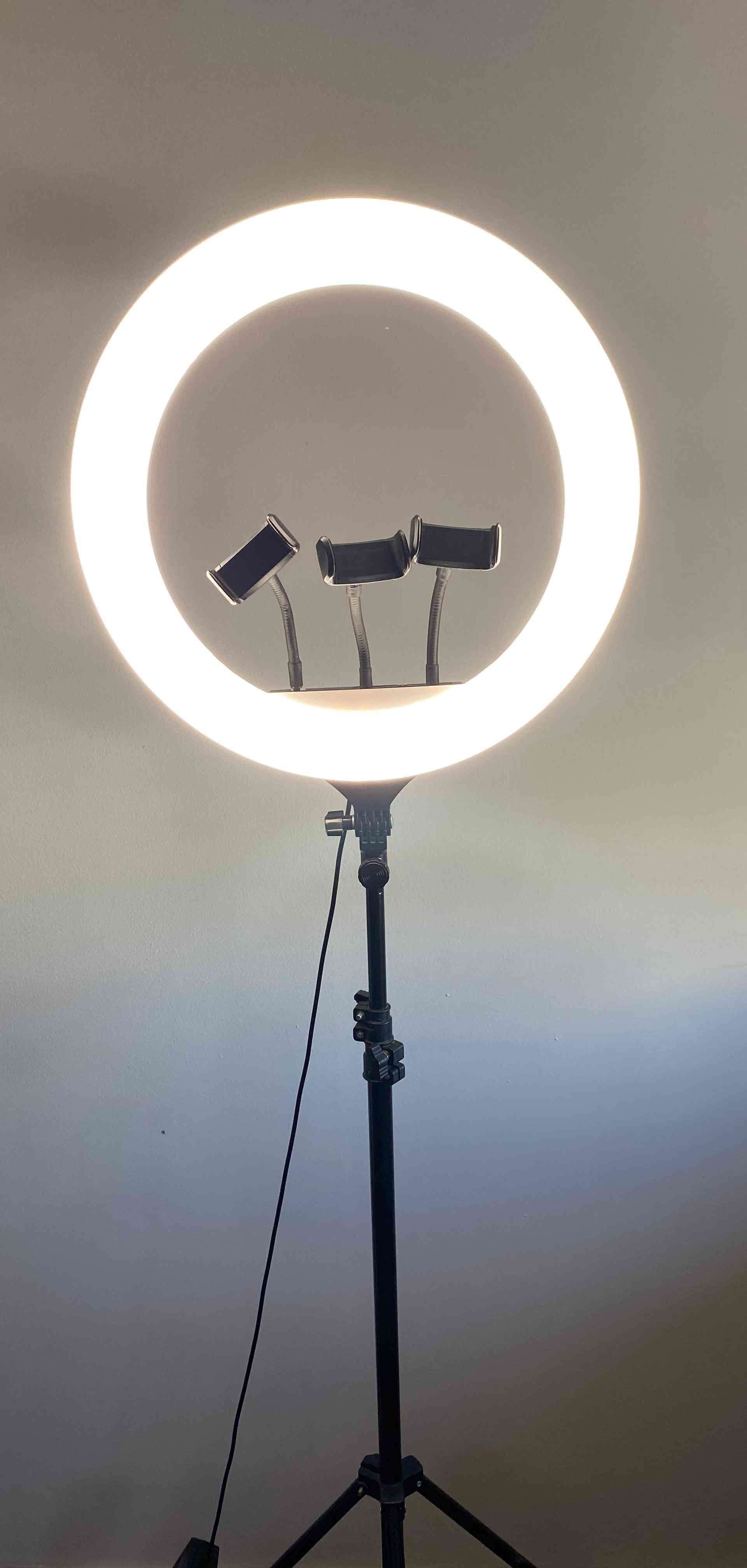 Aro de luz LED con trípode - 3