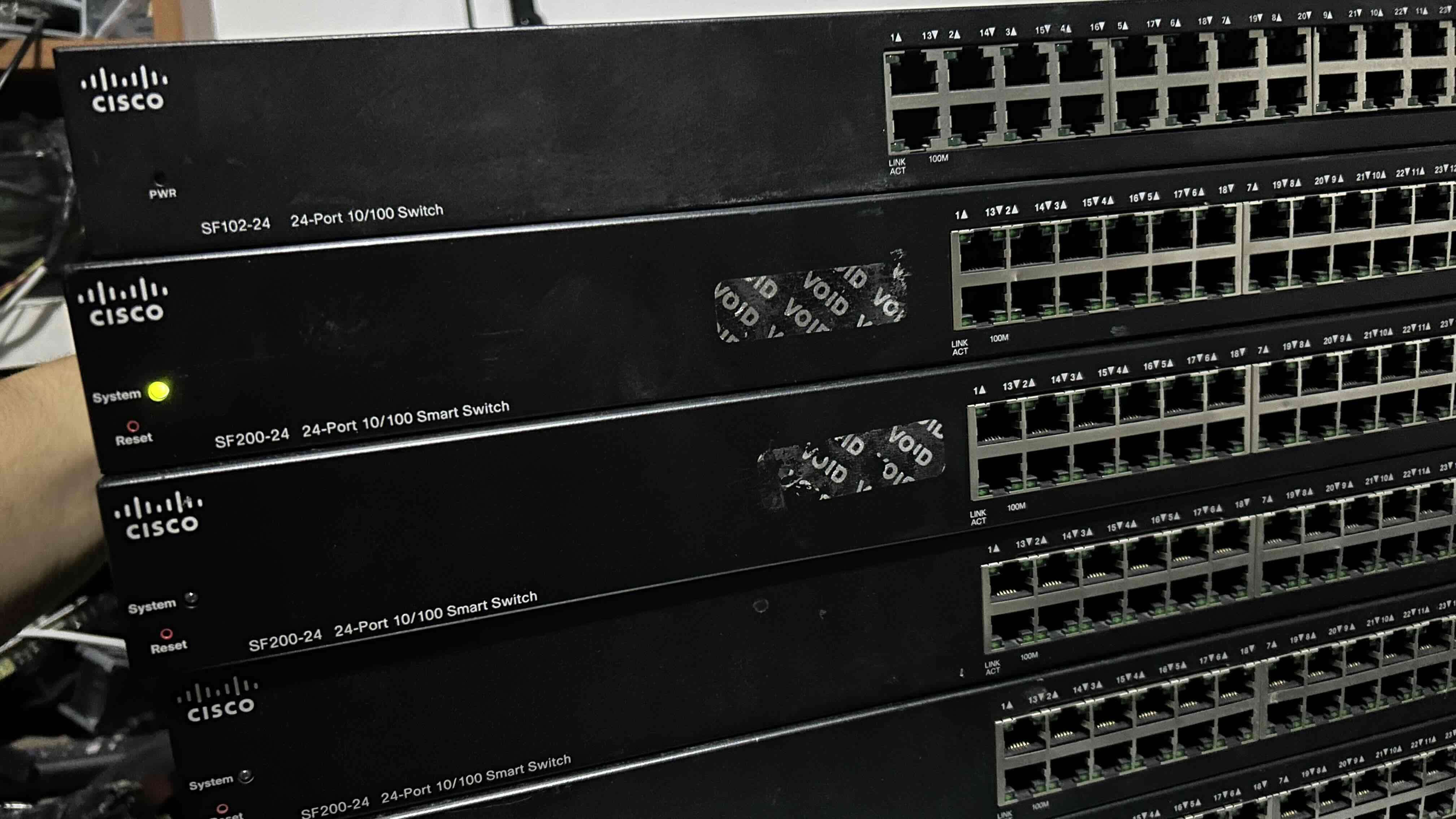 Remate Switch Cisco 24 puertos - miniatura 3