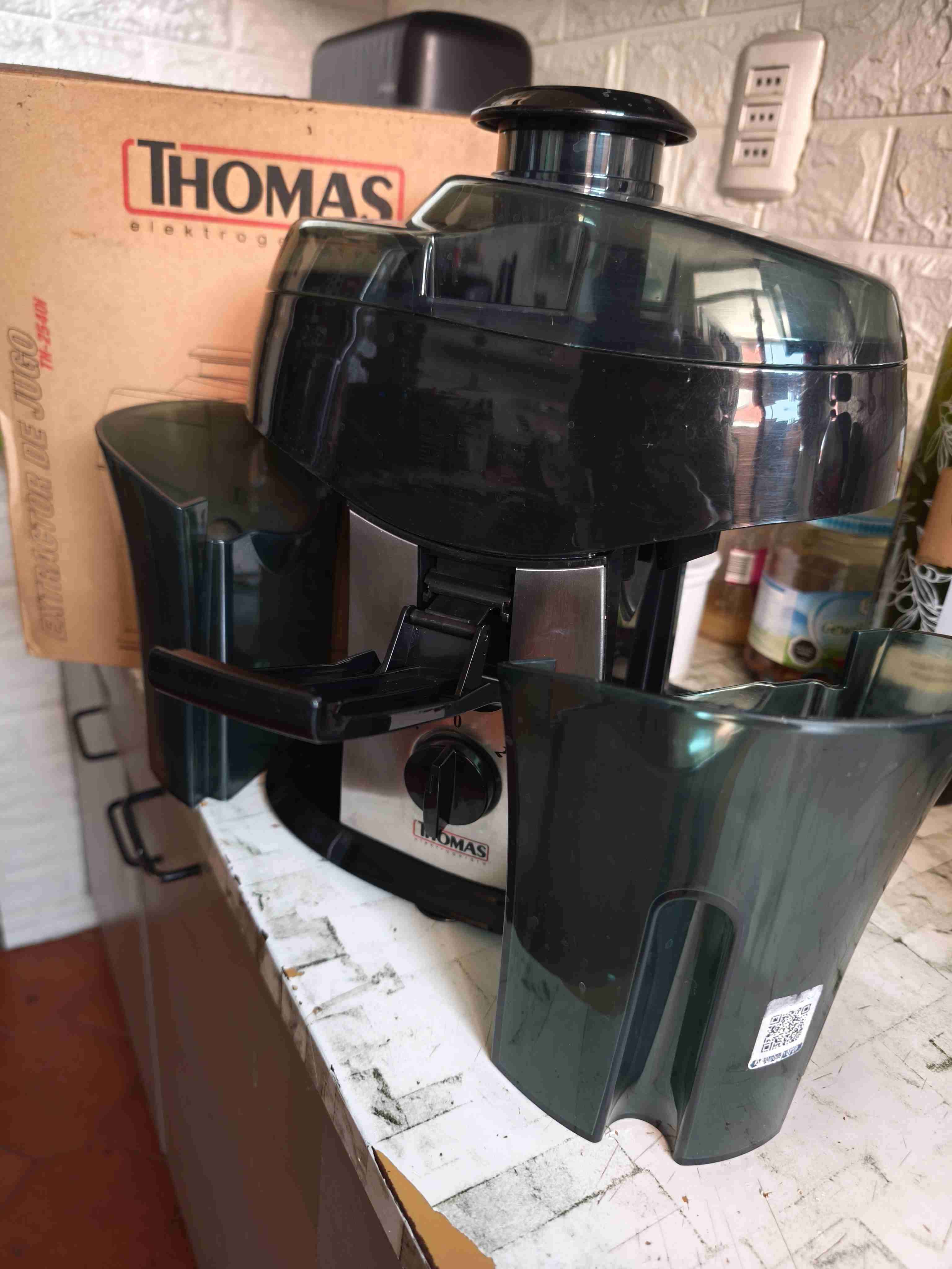 Extractor de jugo Thomas 600W - miniatura 4