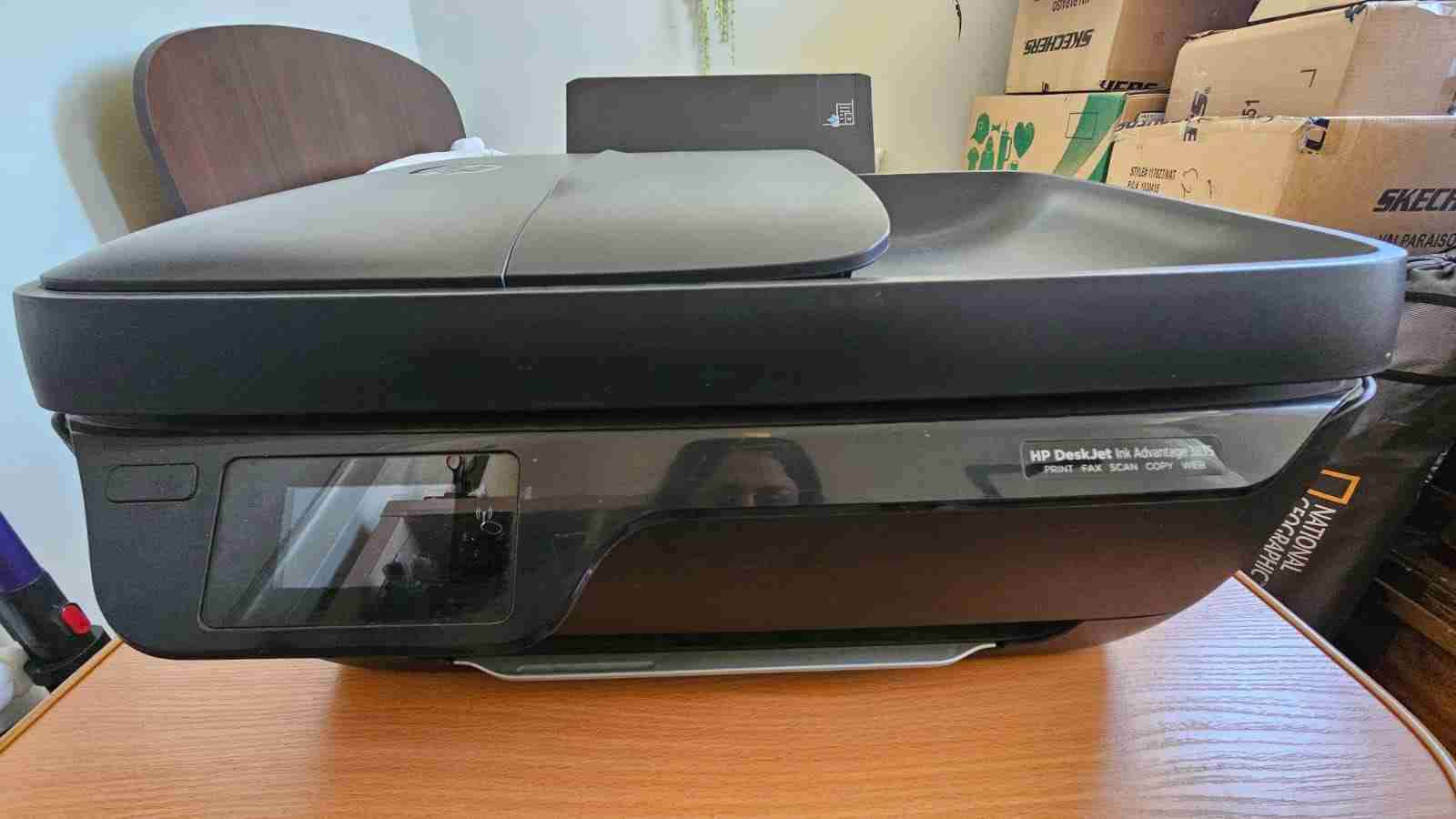 Impresora HP DeskJet multifuncional - miniatura 1