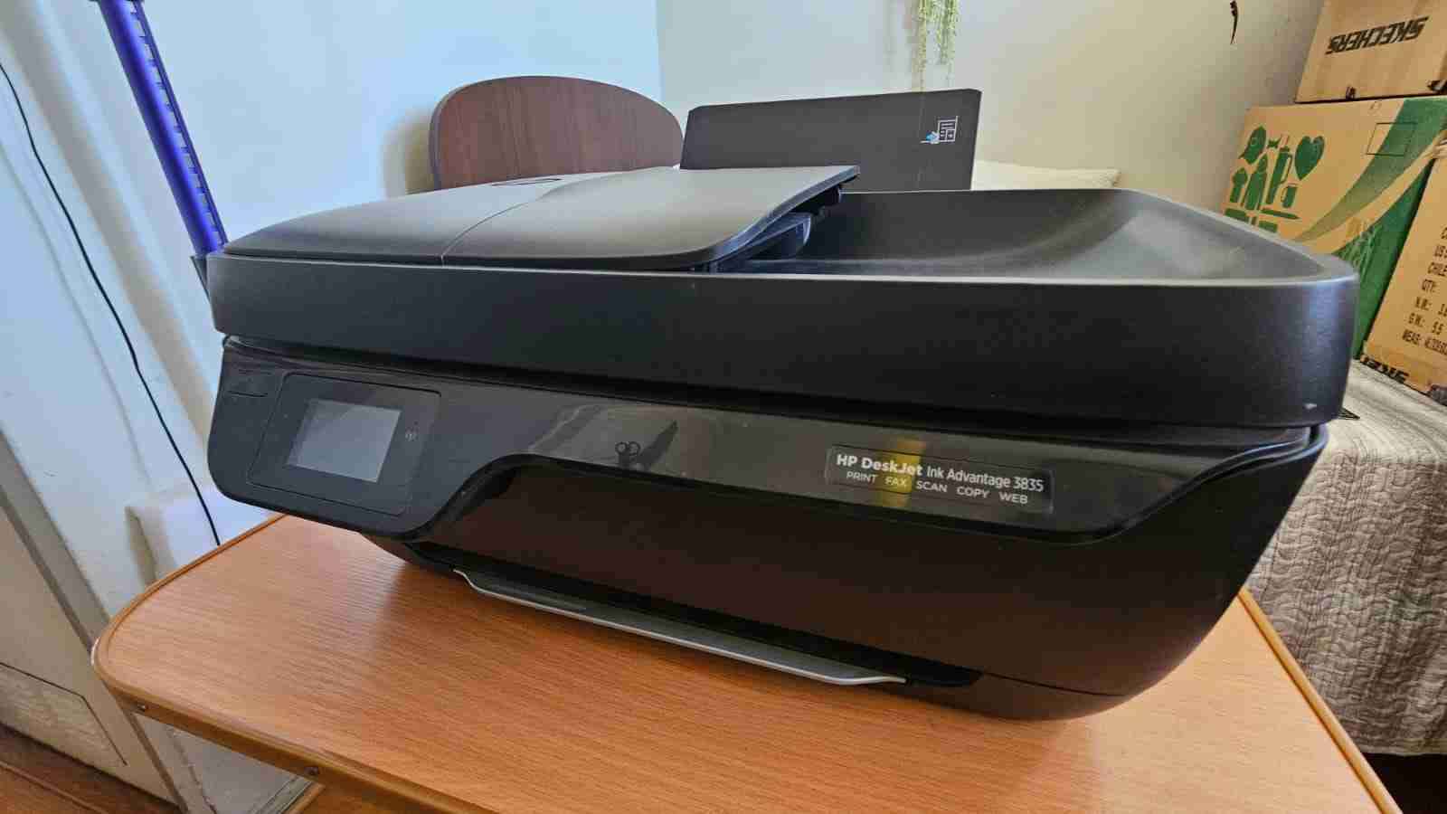 Impresora HP DeskJet multifuncional - miniatura 3