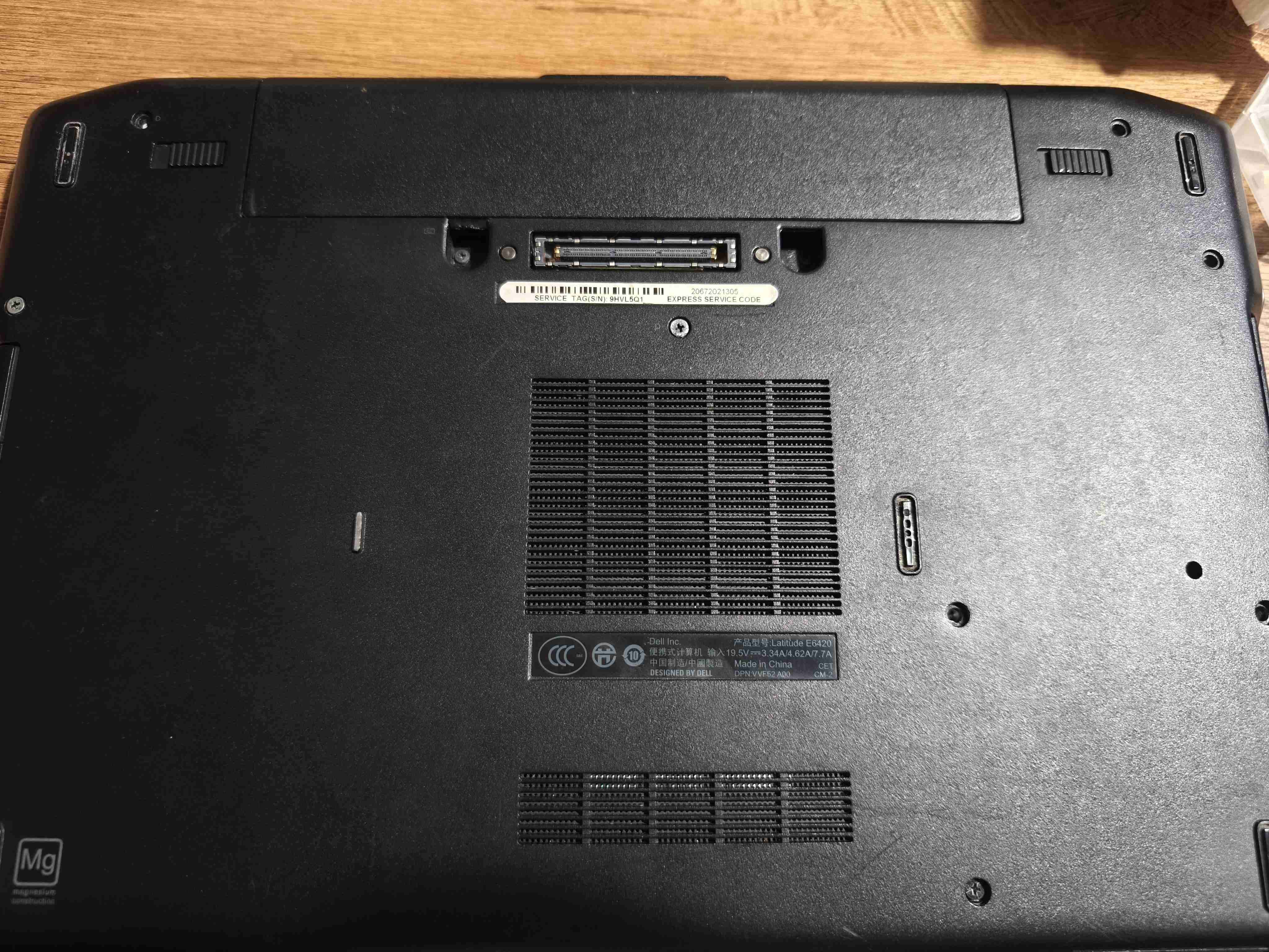 Laptop Dell usada - miniatura 6