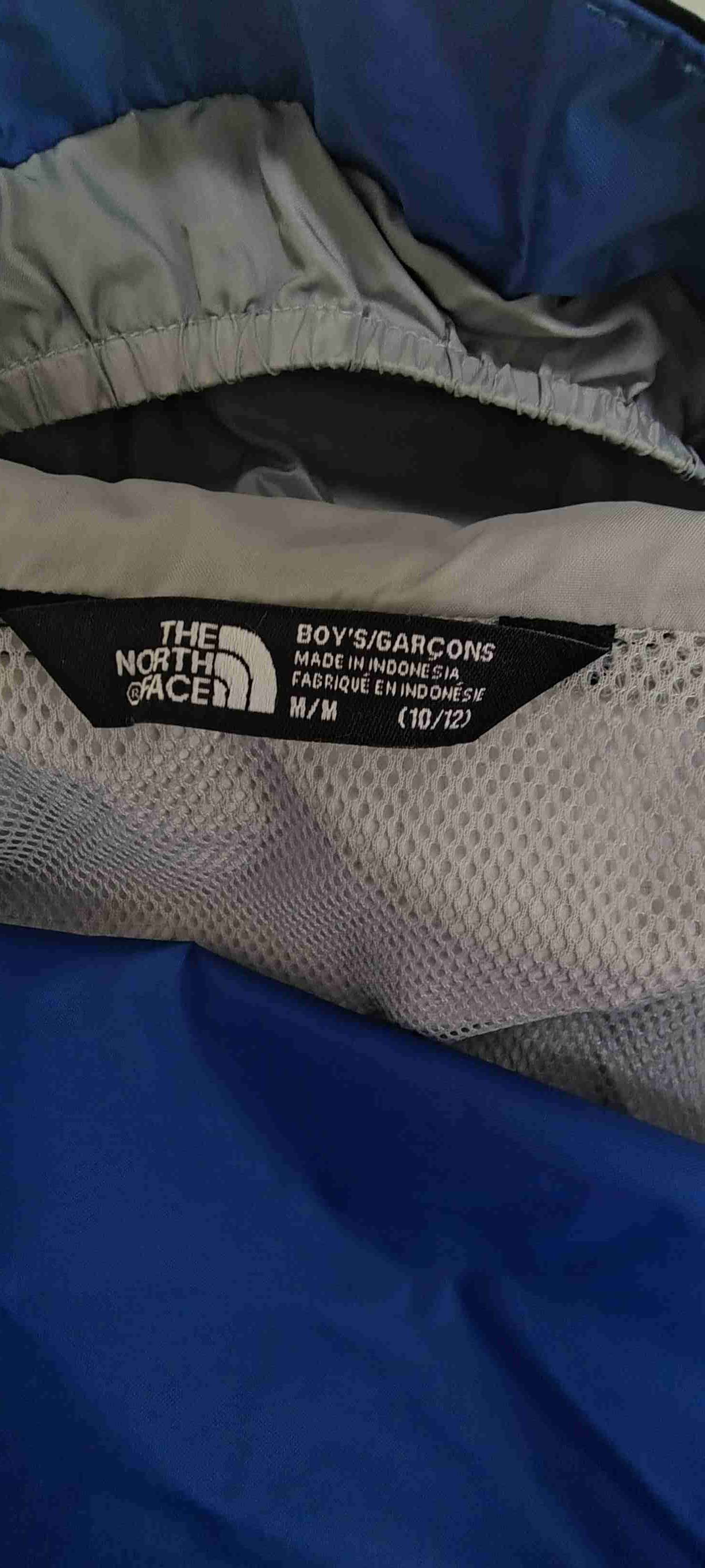 Chaqueta impermeable the north face azul y negra - miniatura 2