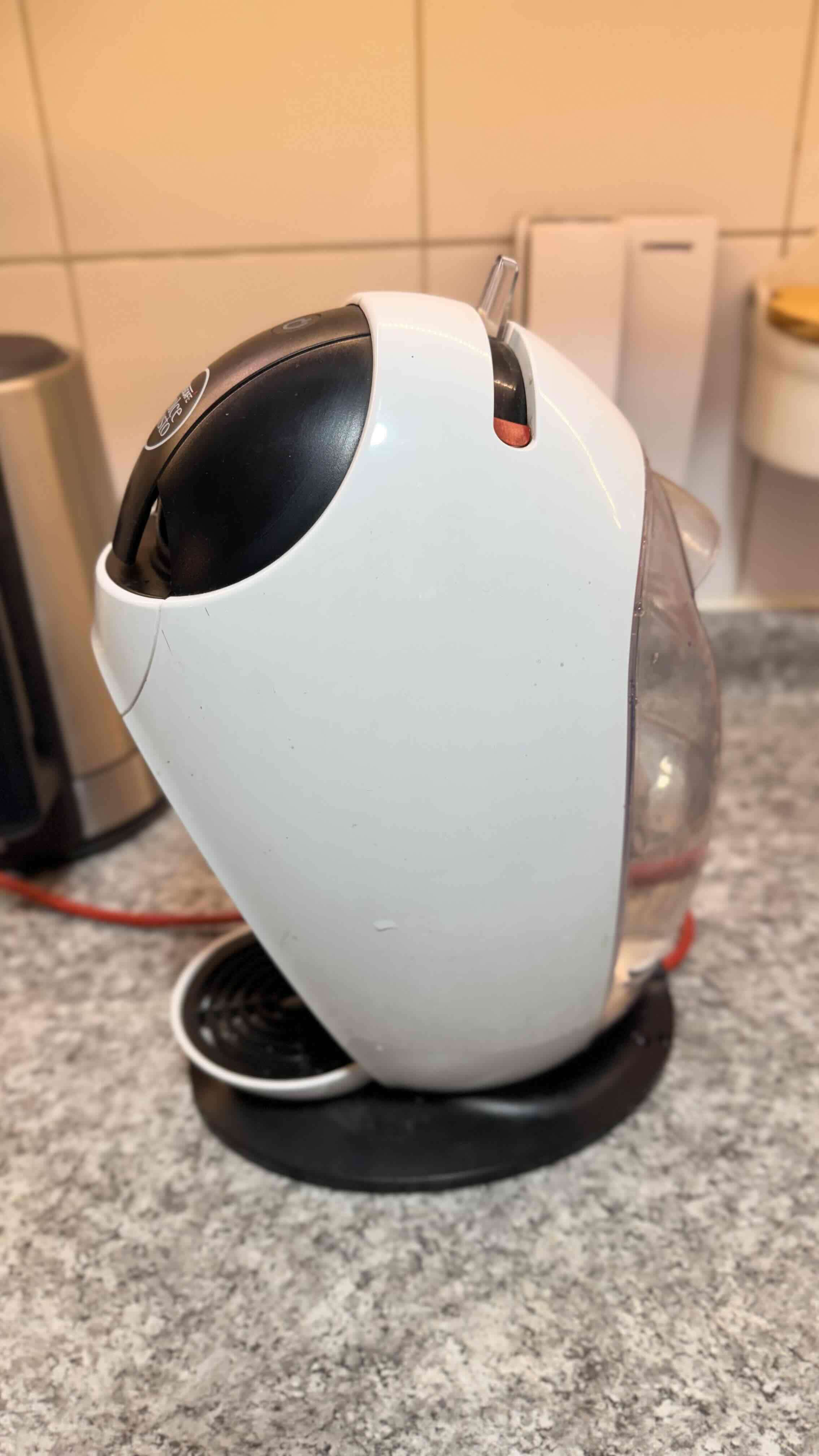 Cafetera Nescafé Dolce Gusto blanca - 3