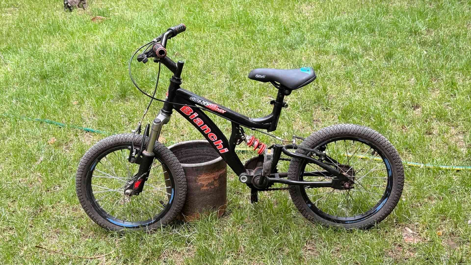 Bicicleta infantil negra Bianchi - miniatura 1