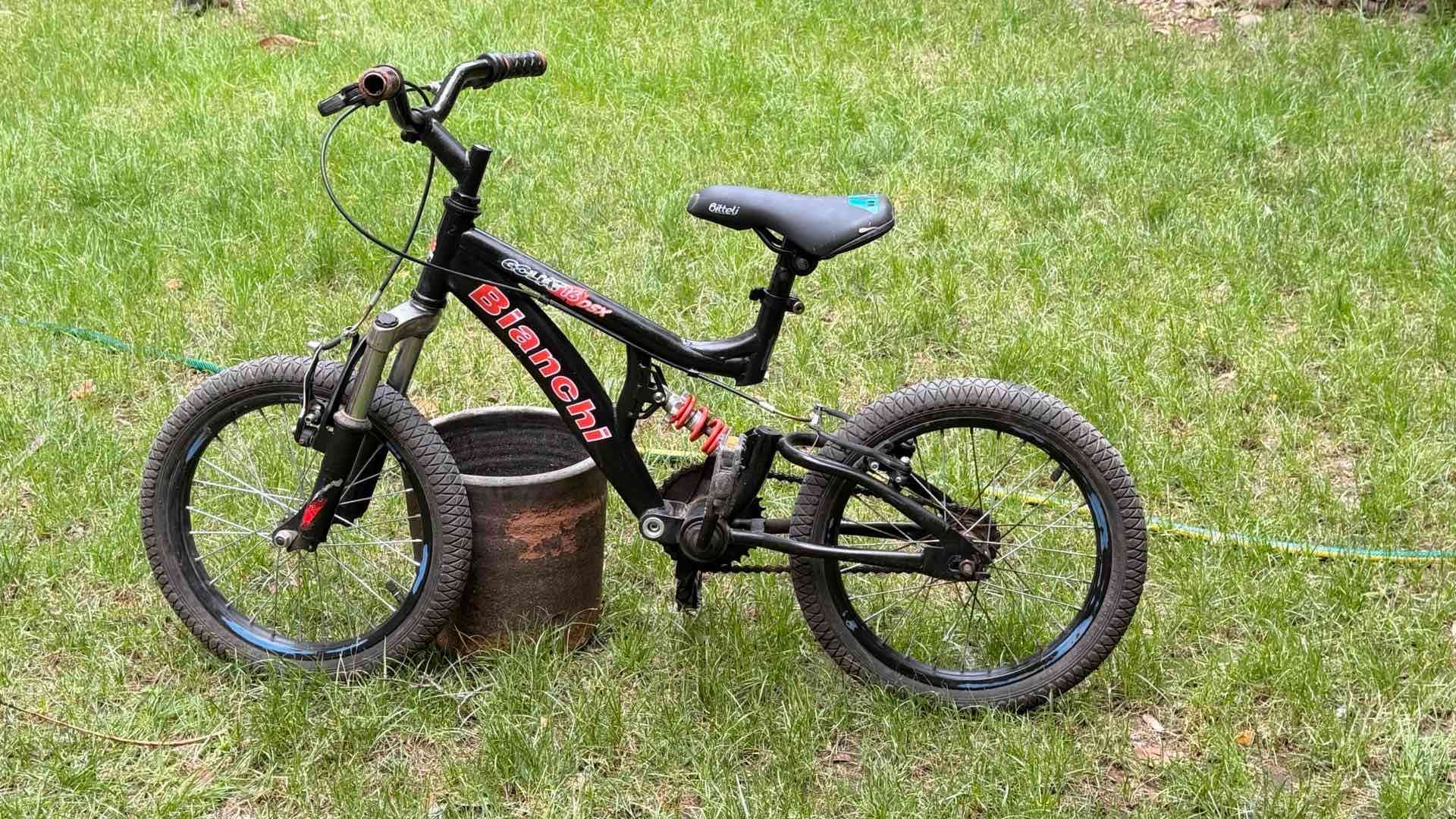 Bicicleta infantil negra Bianchi - miniatura 2