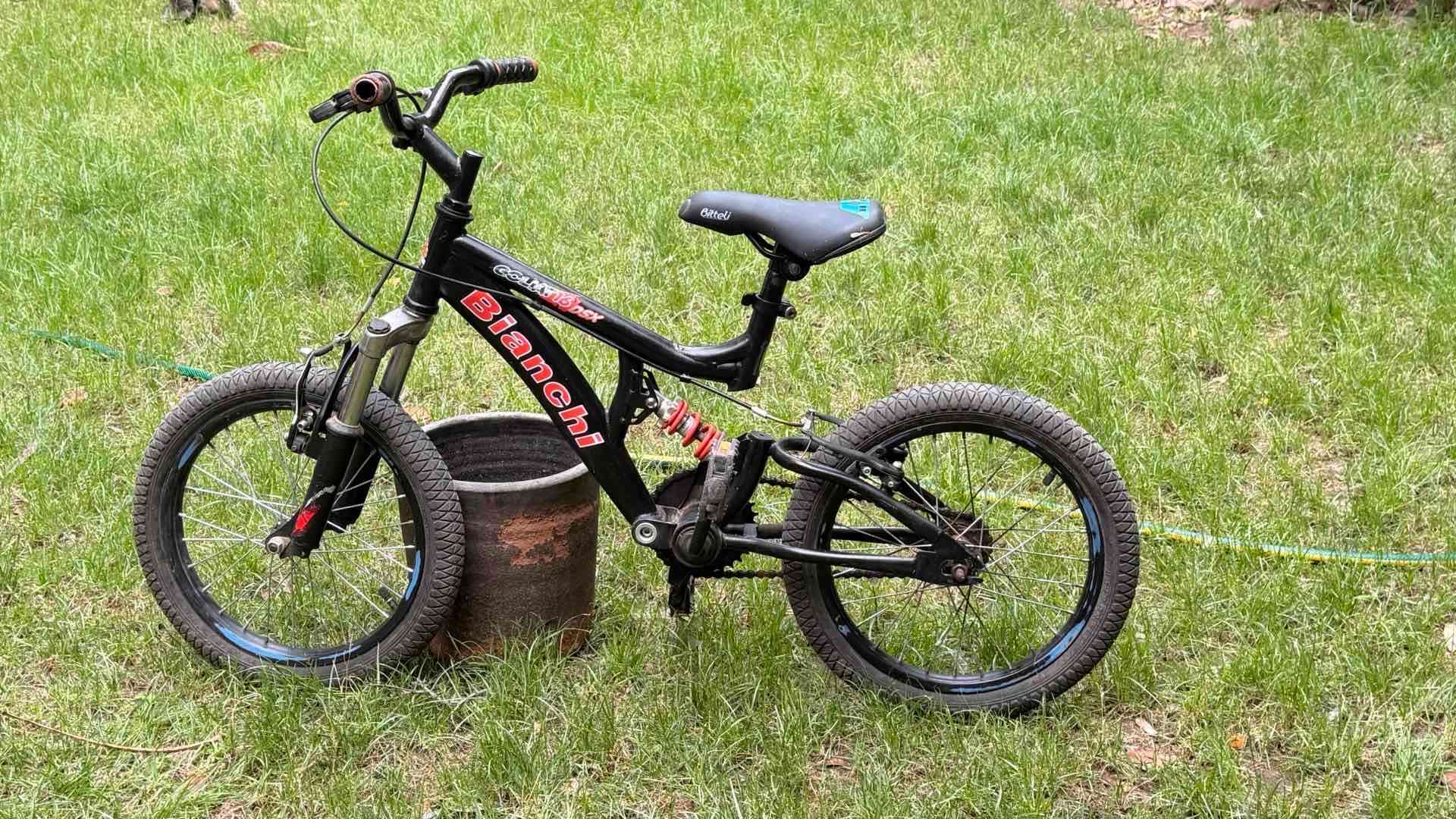 Bicicleta infantil negra Bianchi - miniatura 3