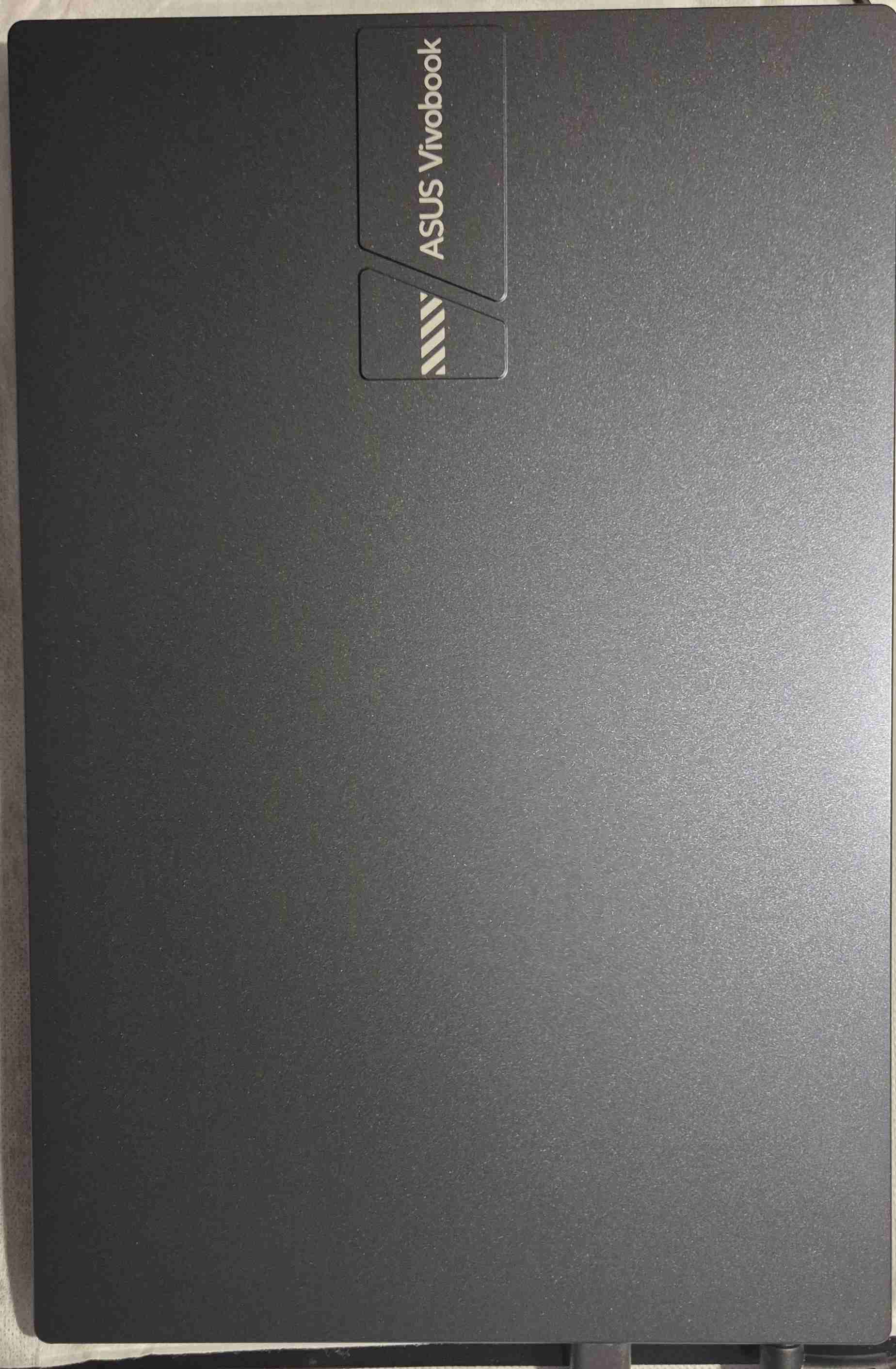 Laptop ASUS VivoBook nueva - miniatura 6