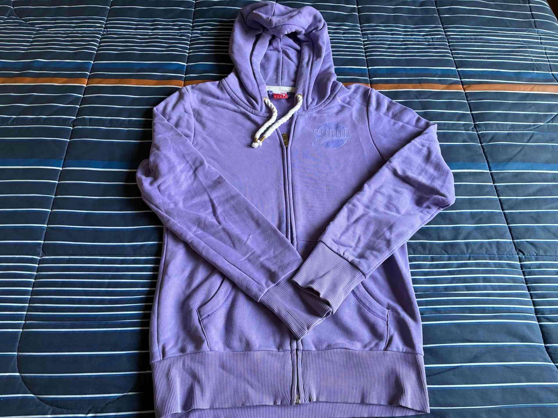 Polerón morado, marca Puma, talla S - miniatura 1