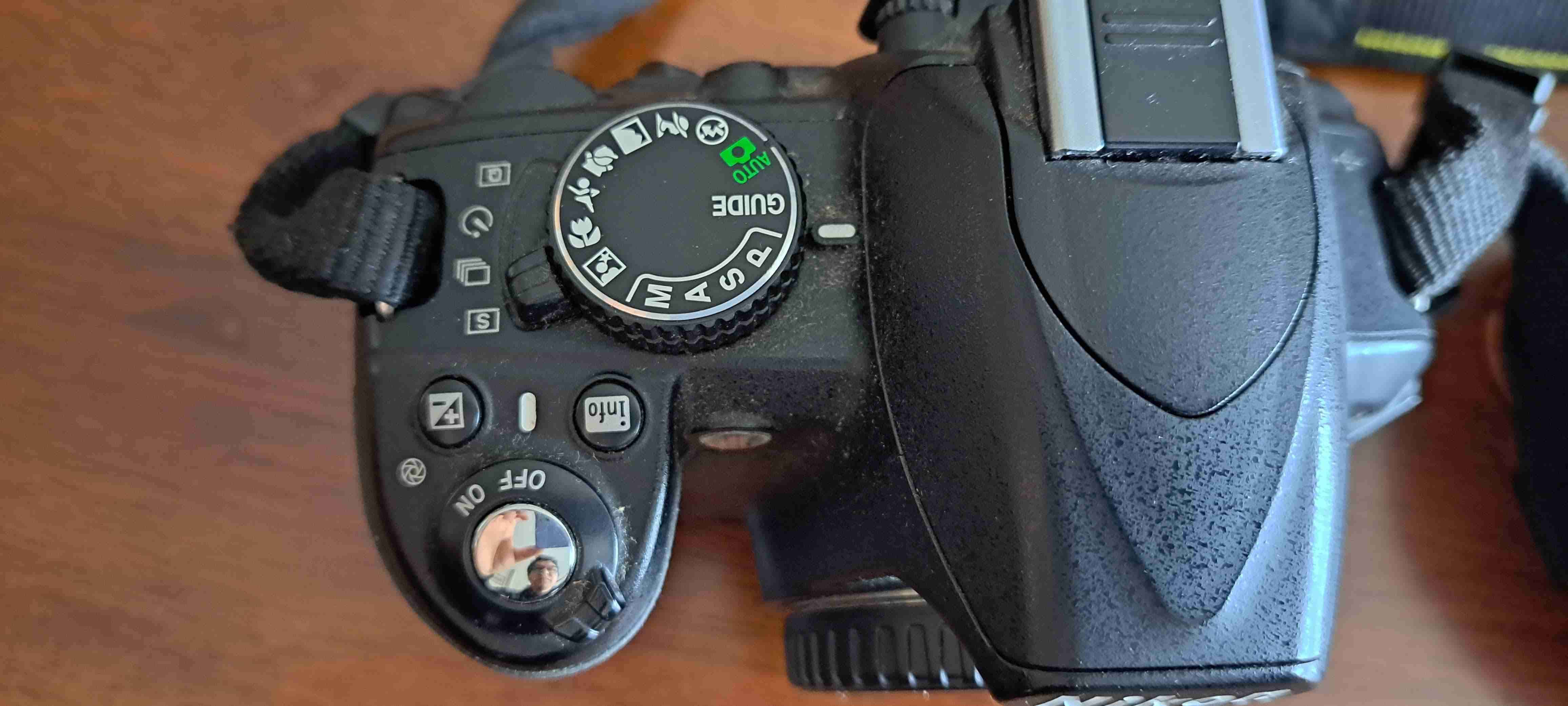 Cámara Nikon DSLR en buen estado - 2