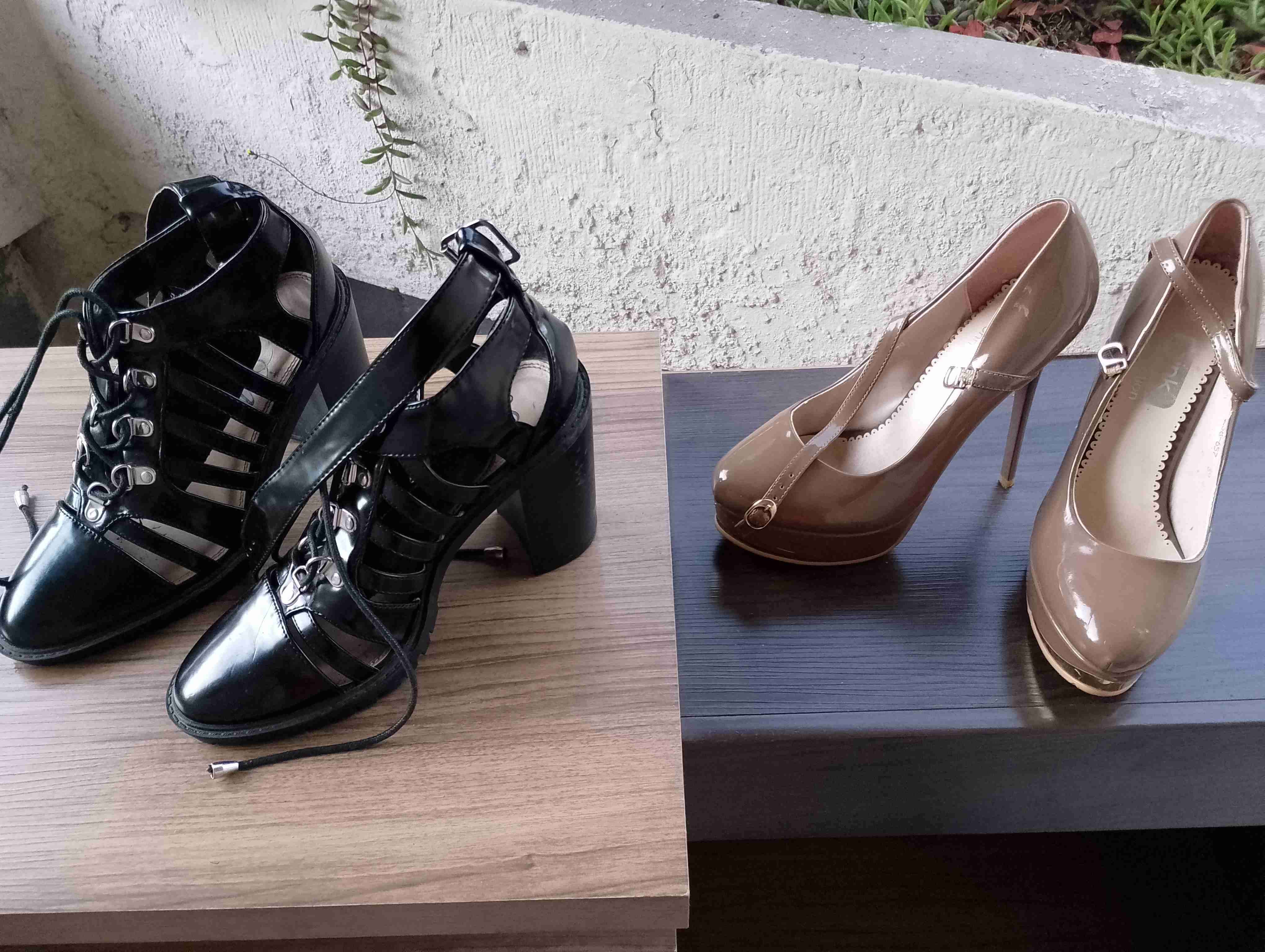 Zapatos de tacón alto y botas - 1