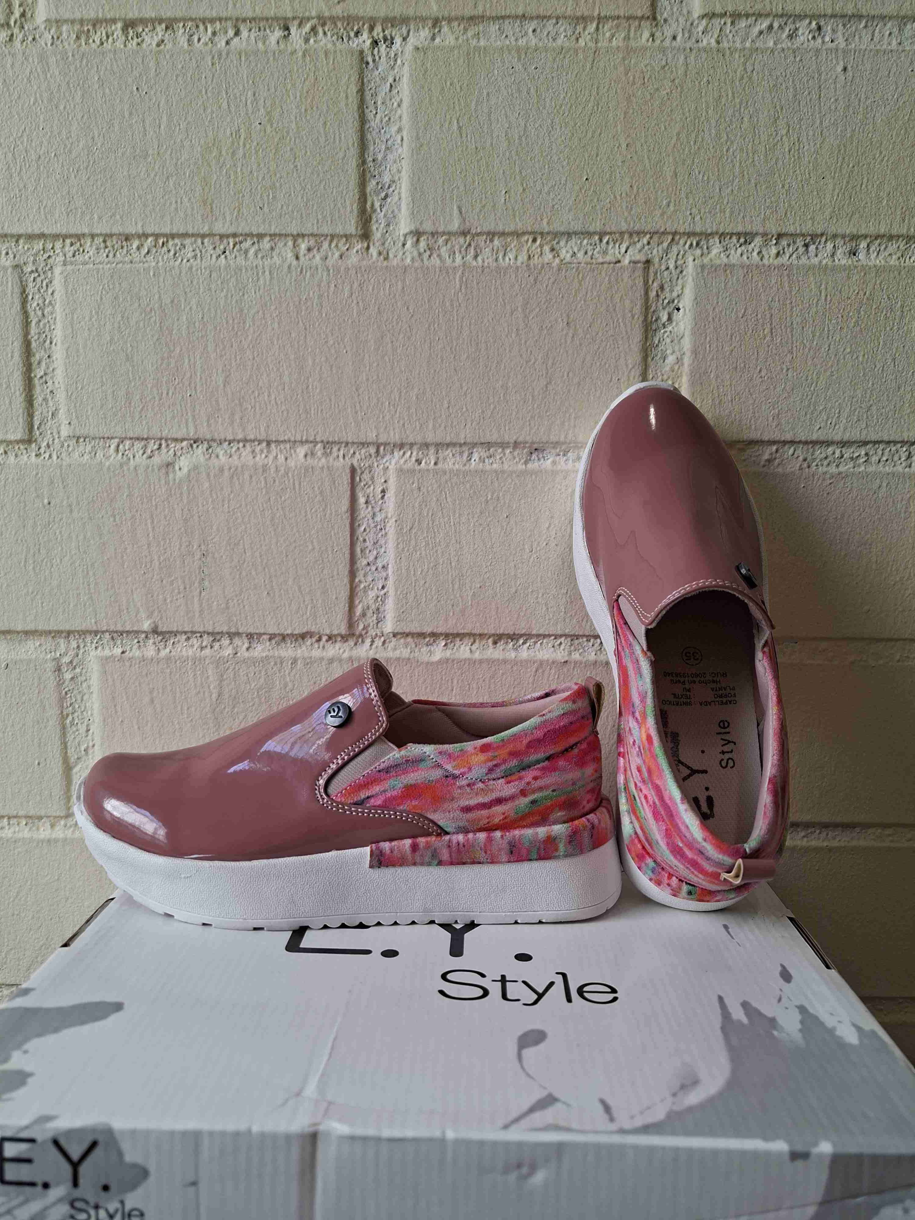 Zapatillas rosadas estilo casual - 5