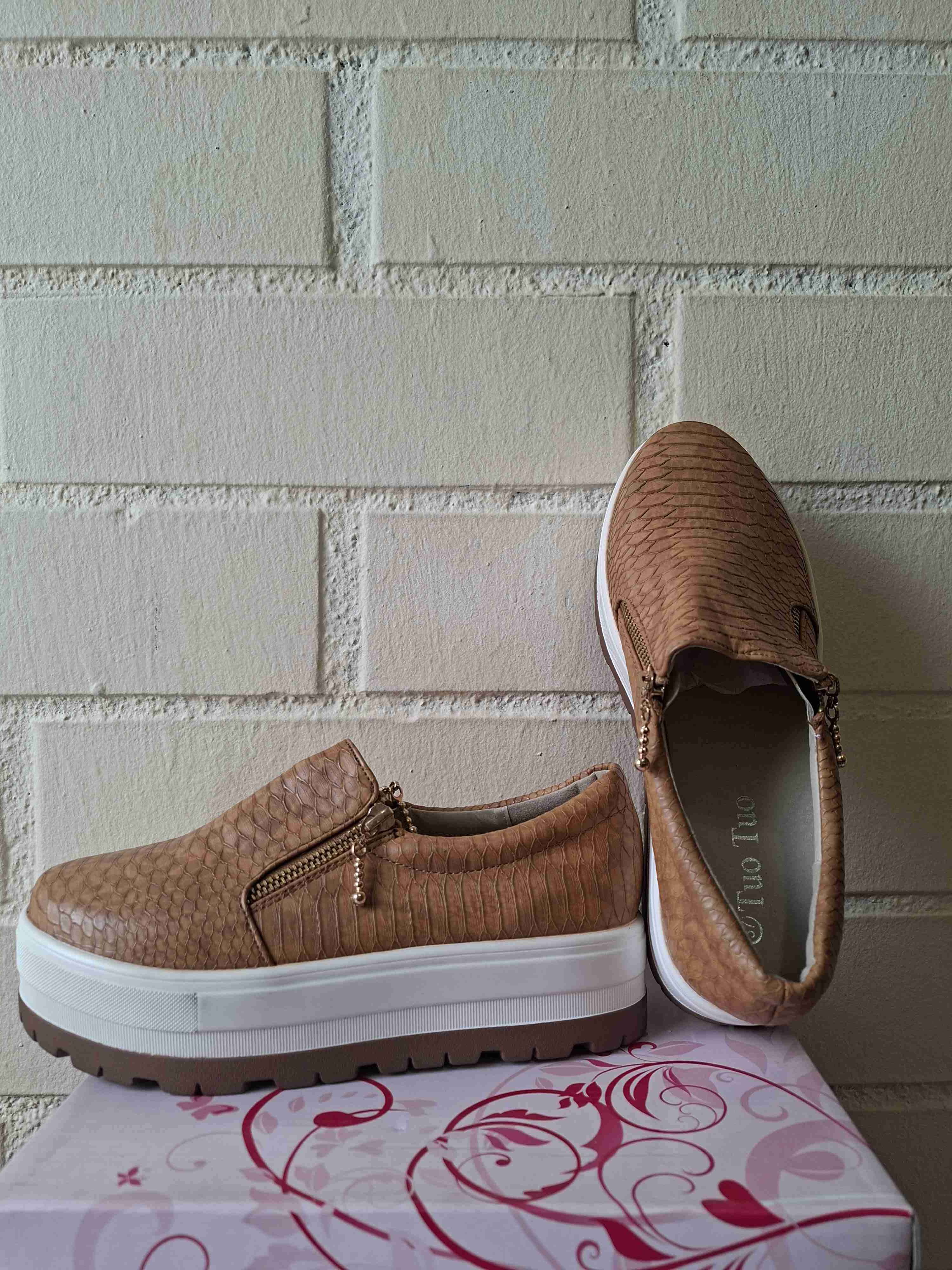 Zapatillas rosadas estilo casual - 6