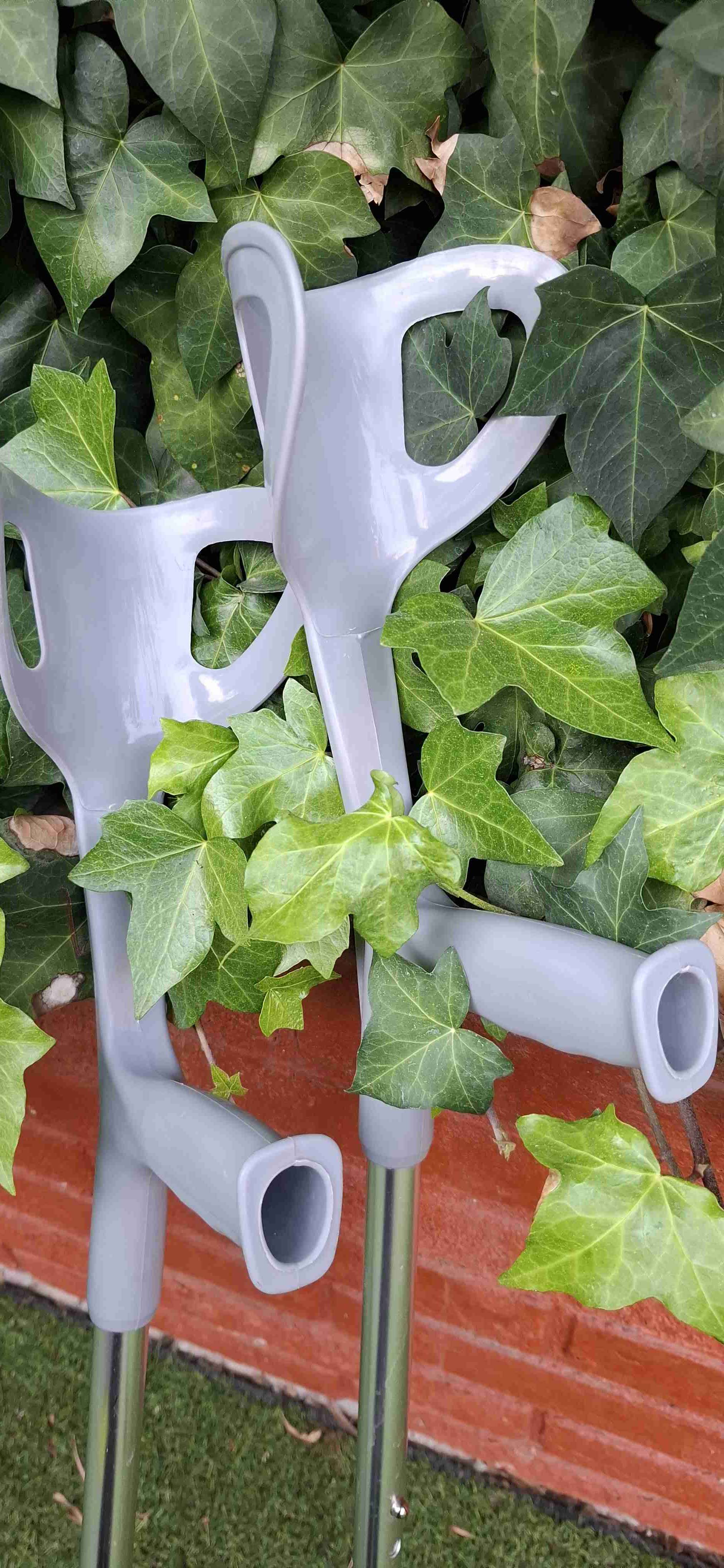 Muletas grises muy poco uso - miniatura 2