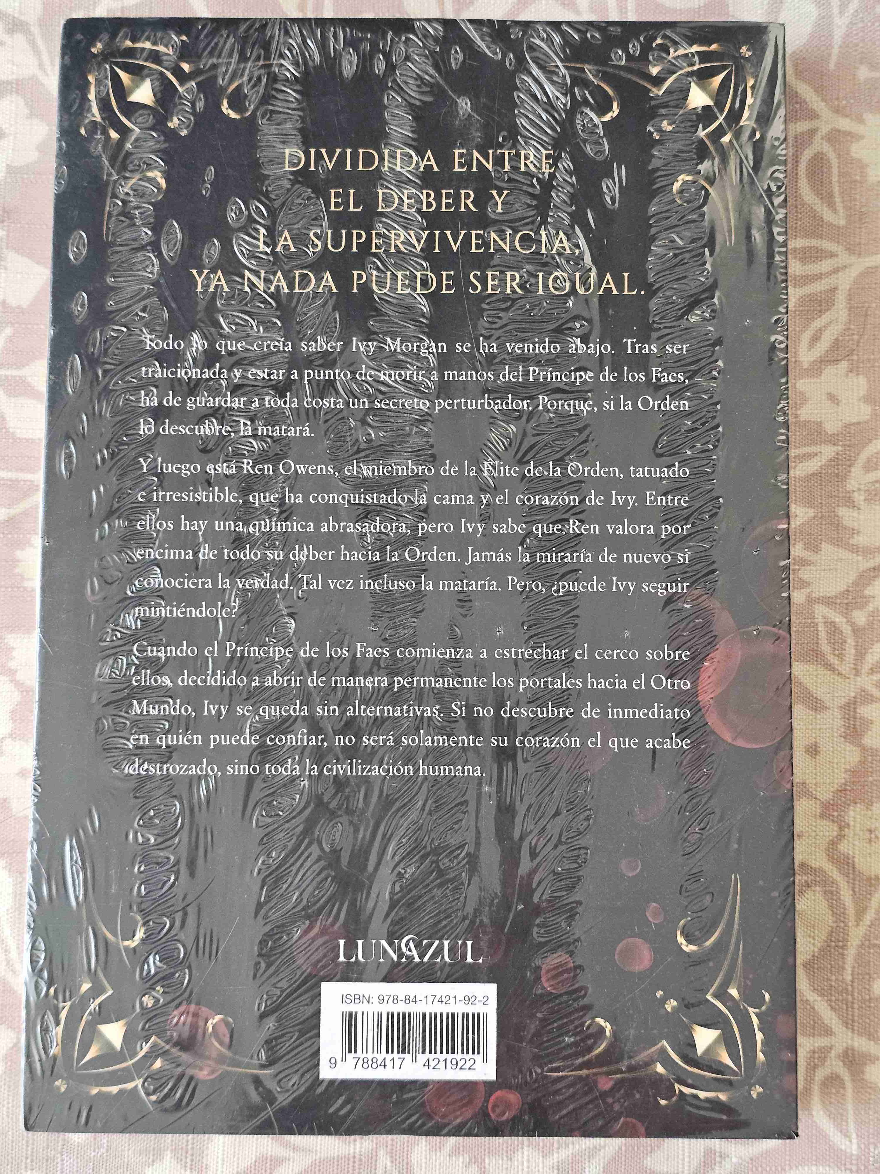 Libro 'Semihumana' sellado - miniatura 3