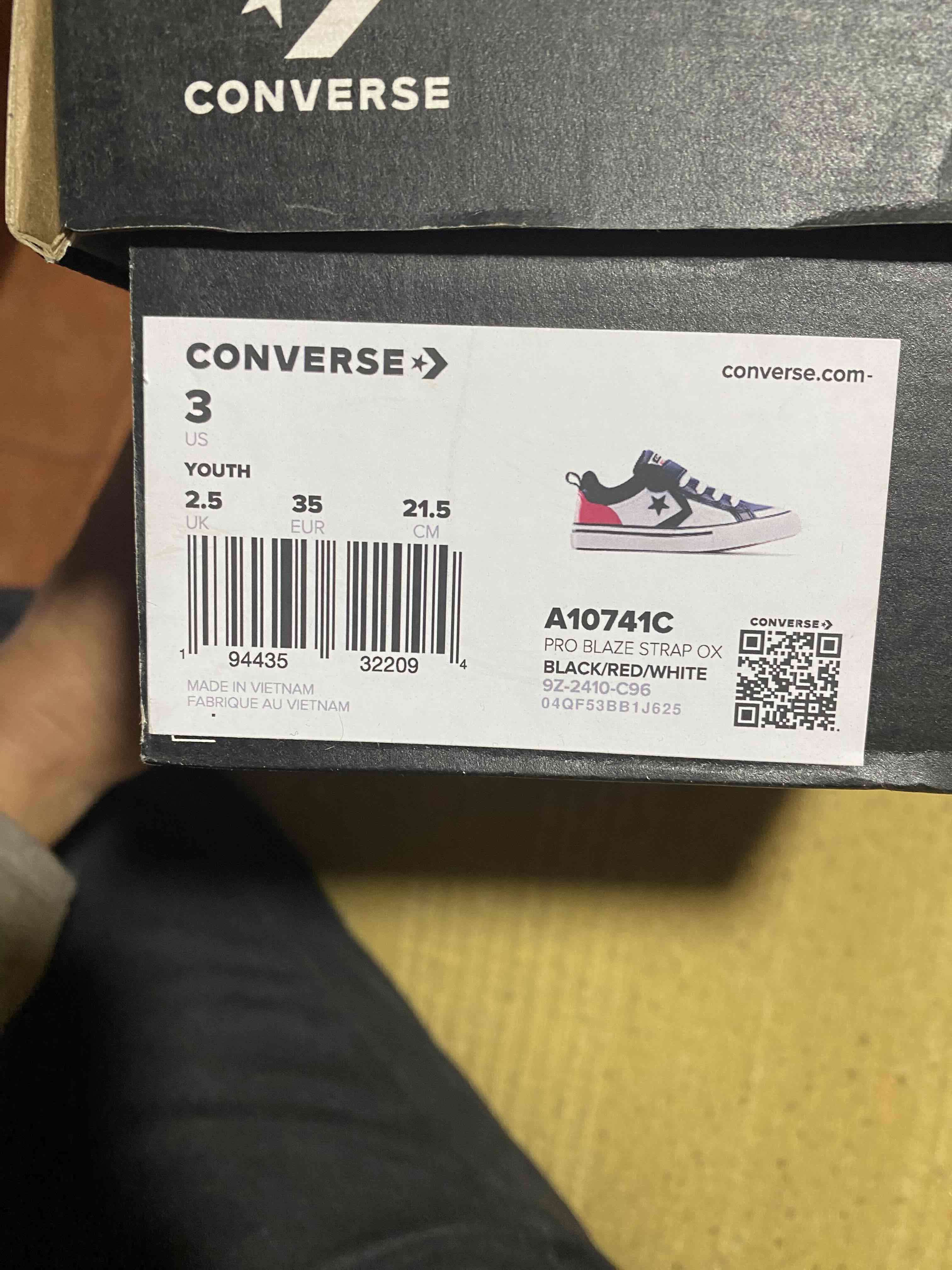 Zapatillas Converse blancas y negras N 35 - miniatura 4