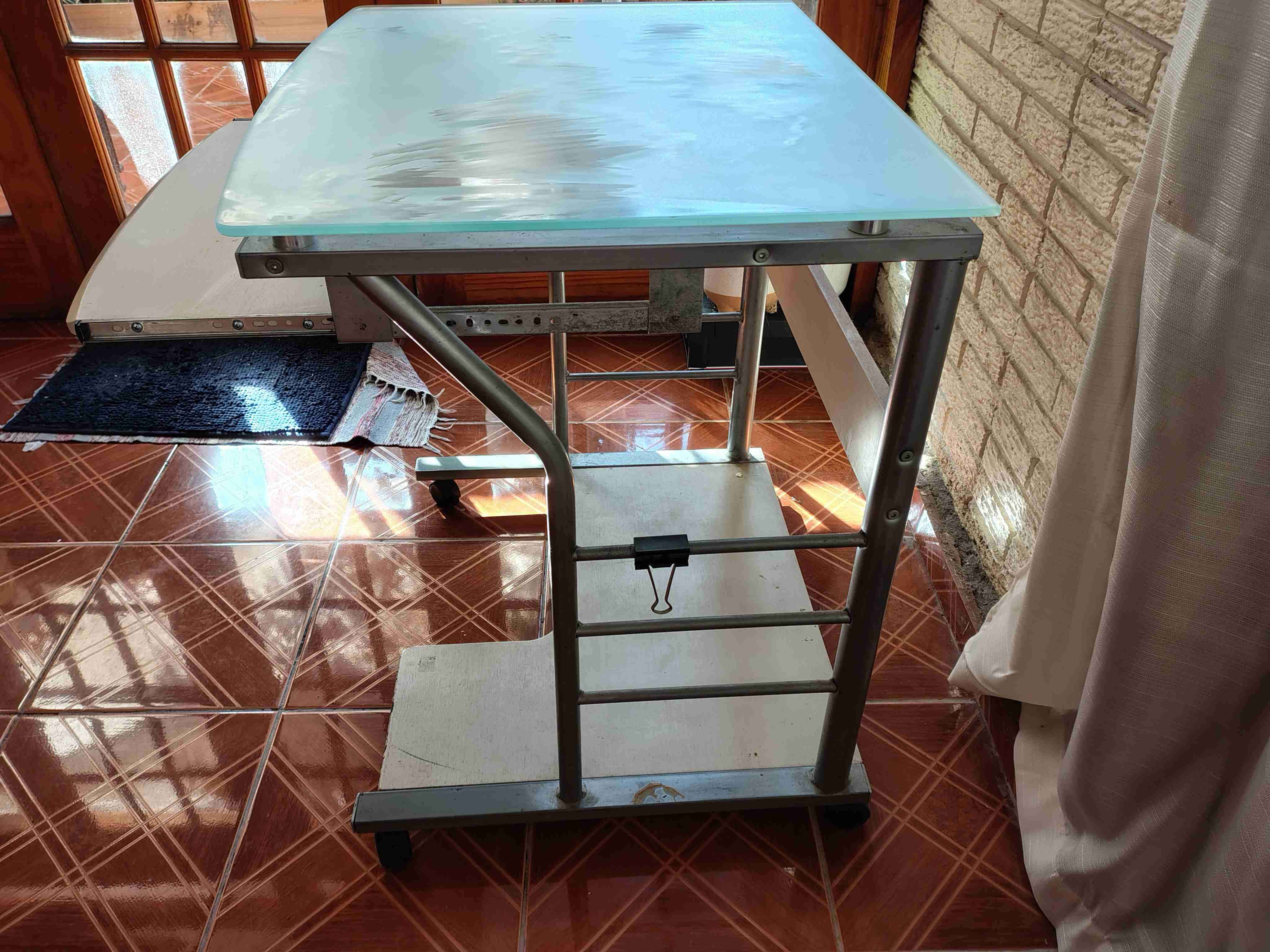 Escritorio de vidrio moderno - miniatura 2