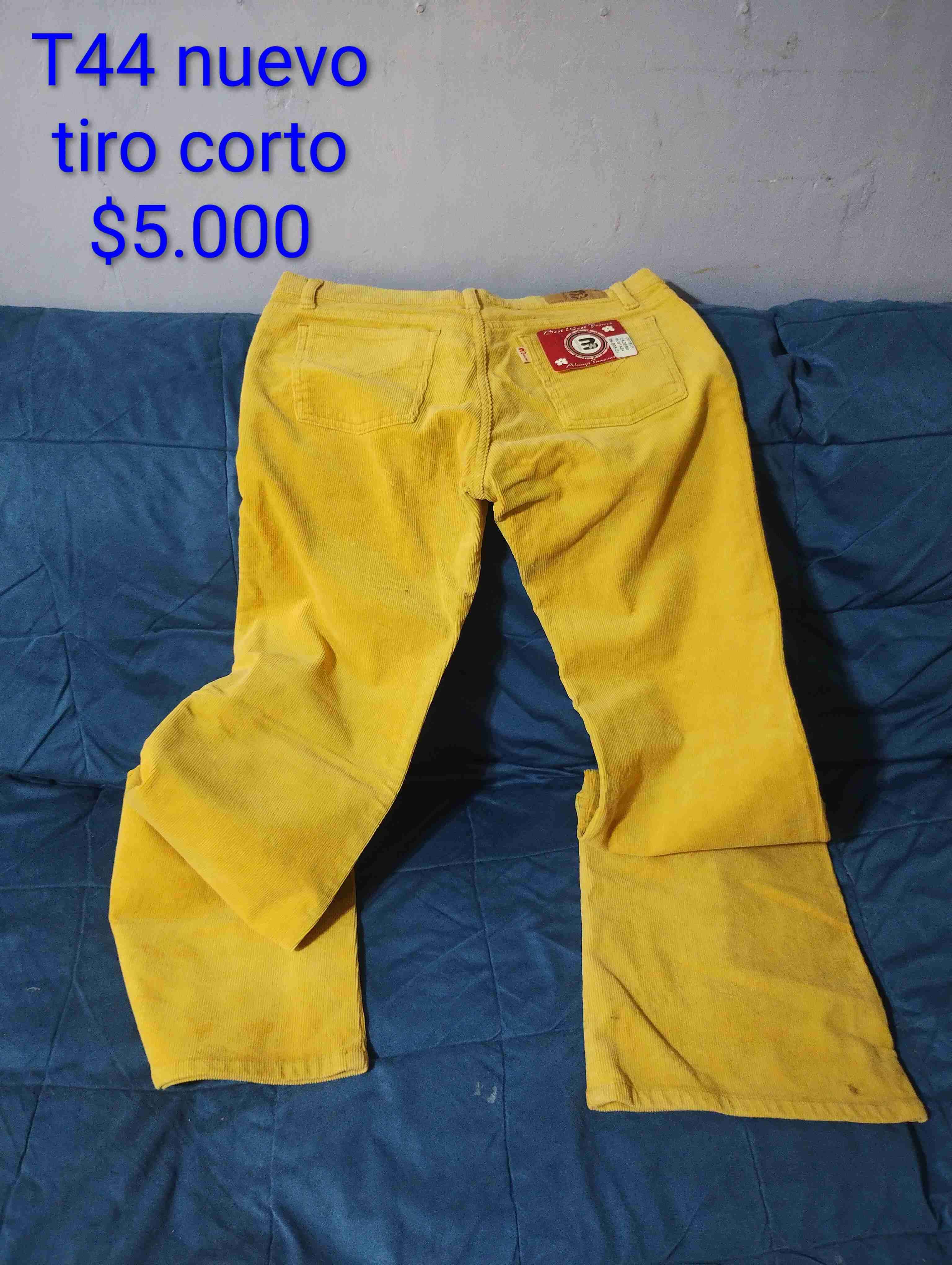 Pantalones amarillos nuevo tiro corto