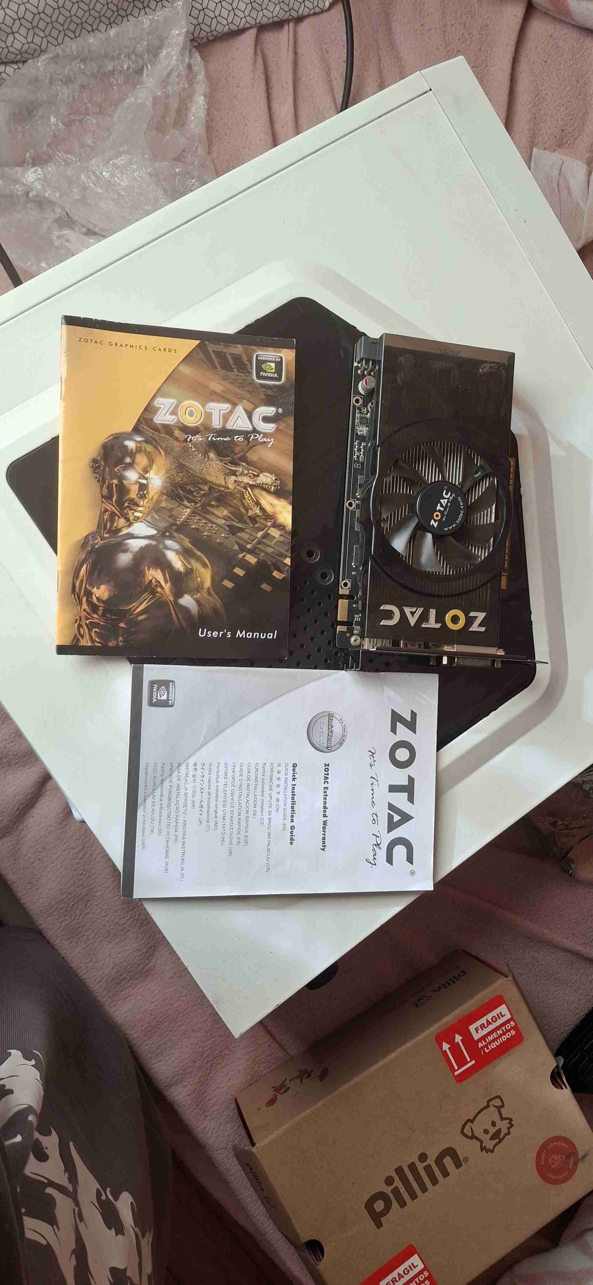 Tarjeta gráfica Zotac con manual - miniatura 1