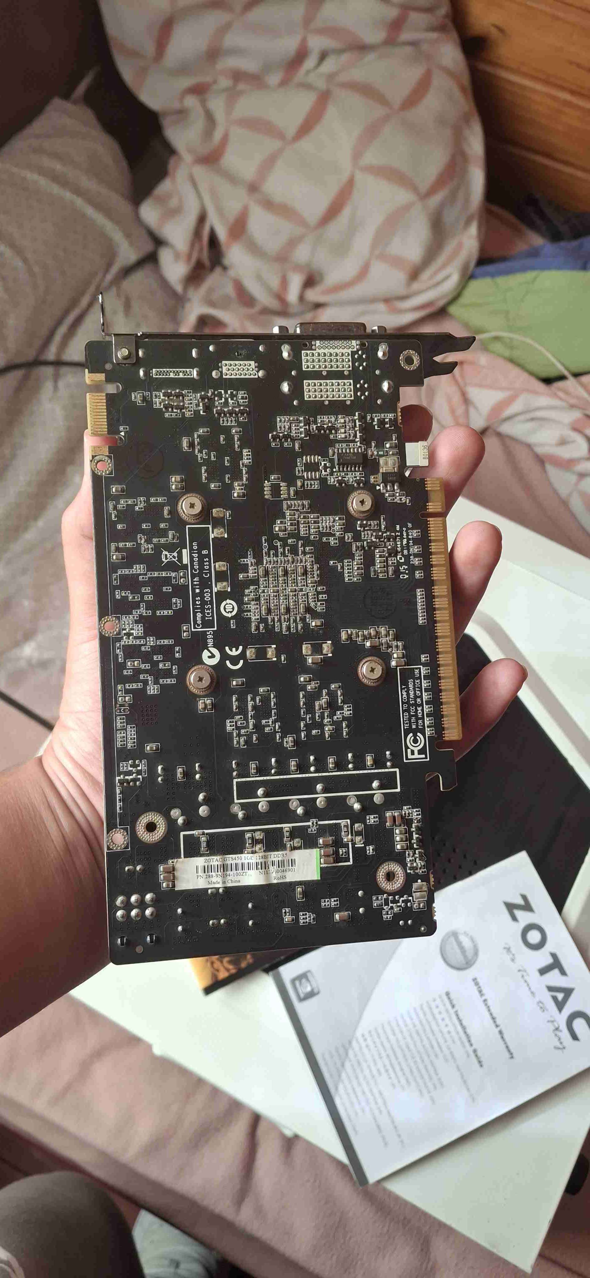 Tarjeta gráfica Zotac con manual - miniatura 3